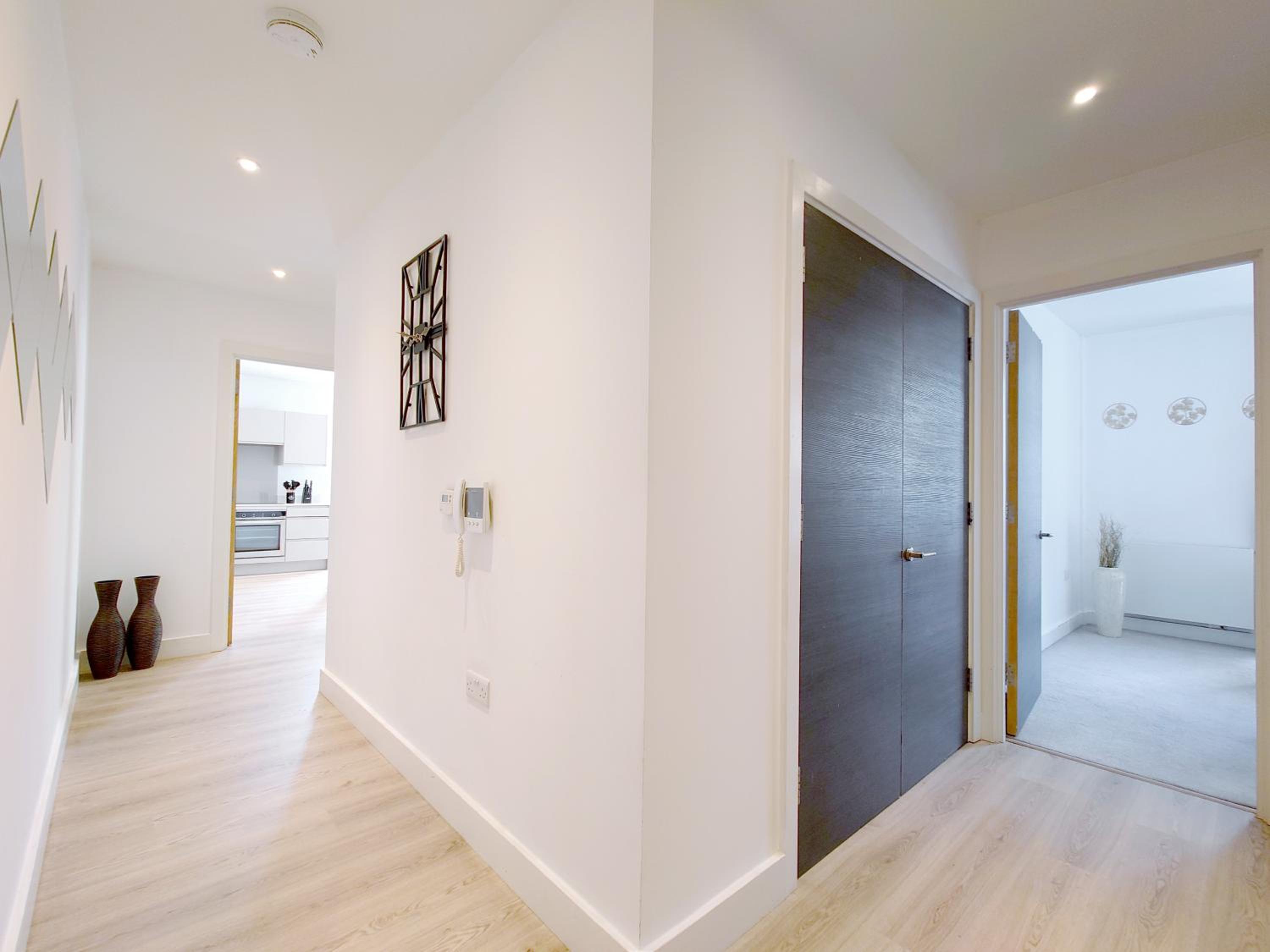Modern Two Bed Apartment in Poplar near Canary Wharf