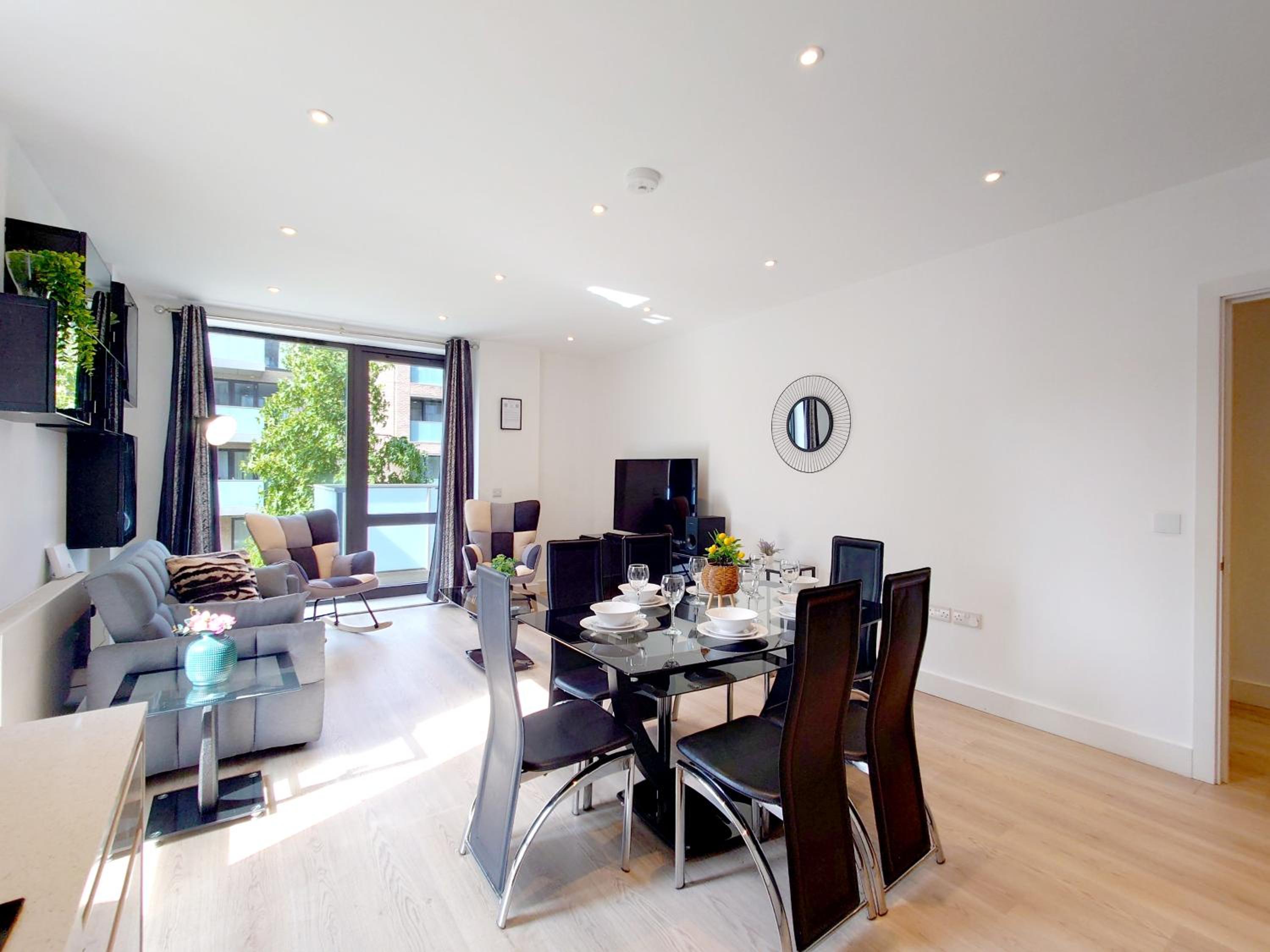 Modern Two Bed Apartment in Poplar near Canary Wharf