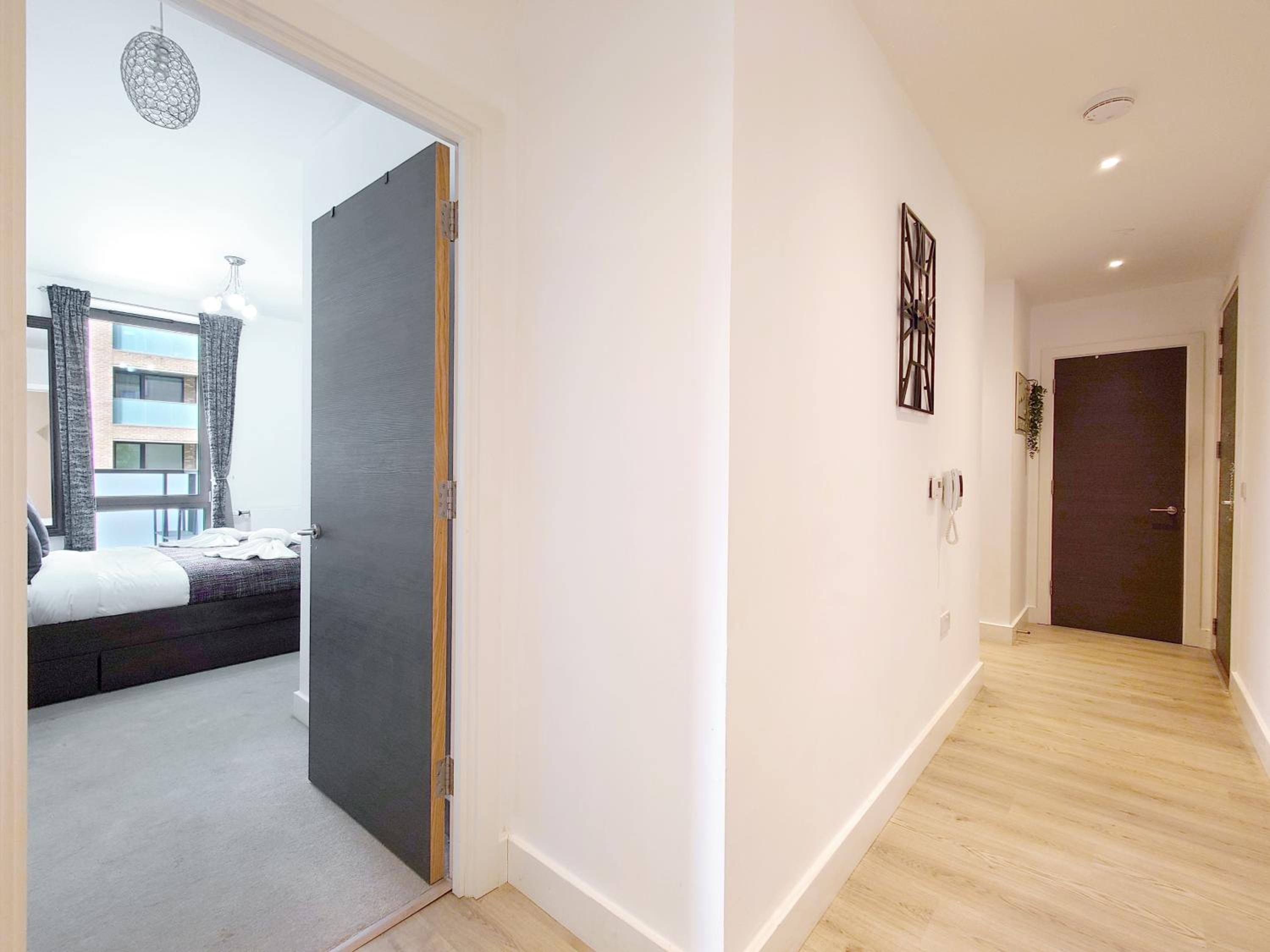 Modern Two Bed Apartment in Poplar near Canary Wharf