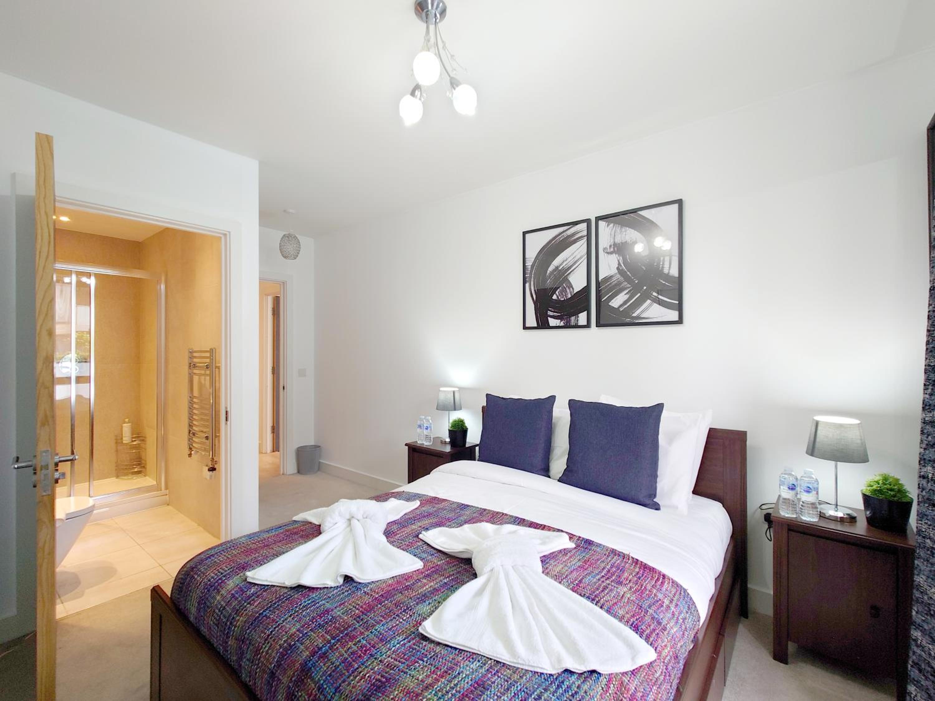 Modern Two Bed Apartment in Poplar near Canary Wharf