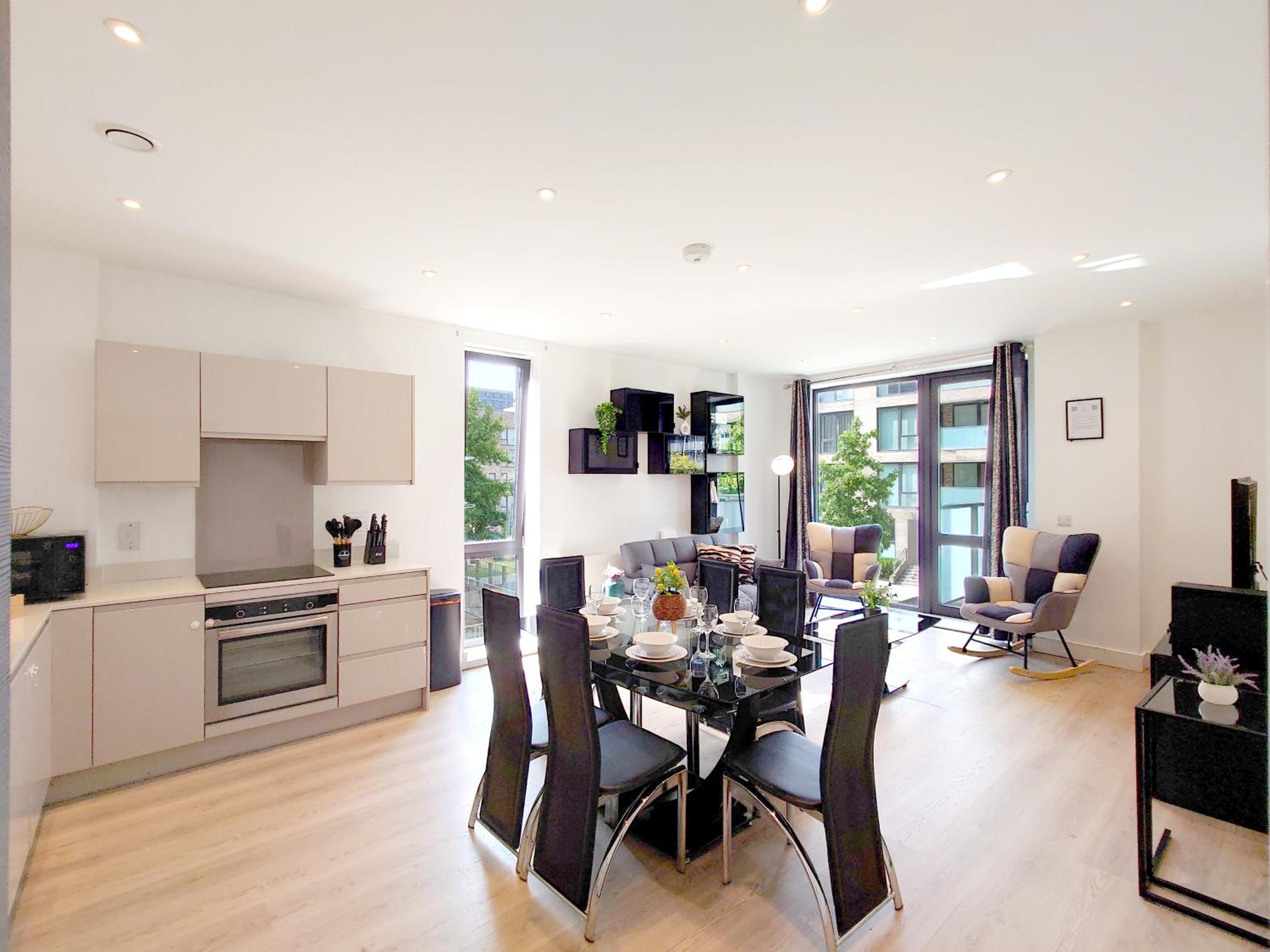 Modern Two Bed Apartment in Poplar near Canary Wharf