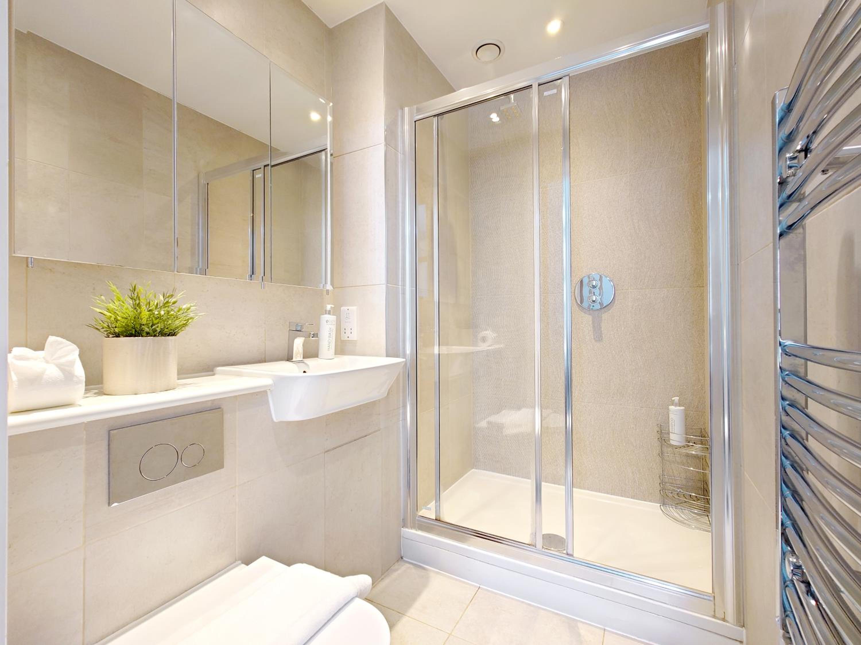 Modern Two Bed Apartment in Poplar near Canary Wharf