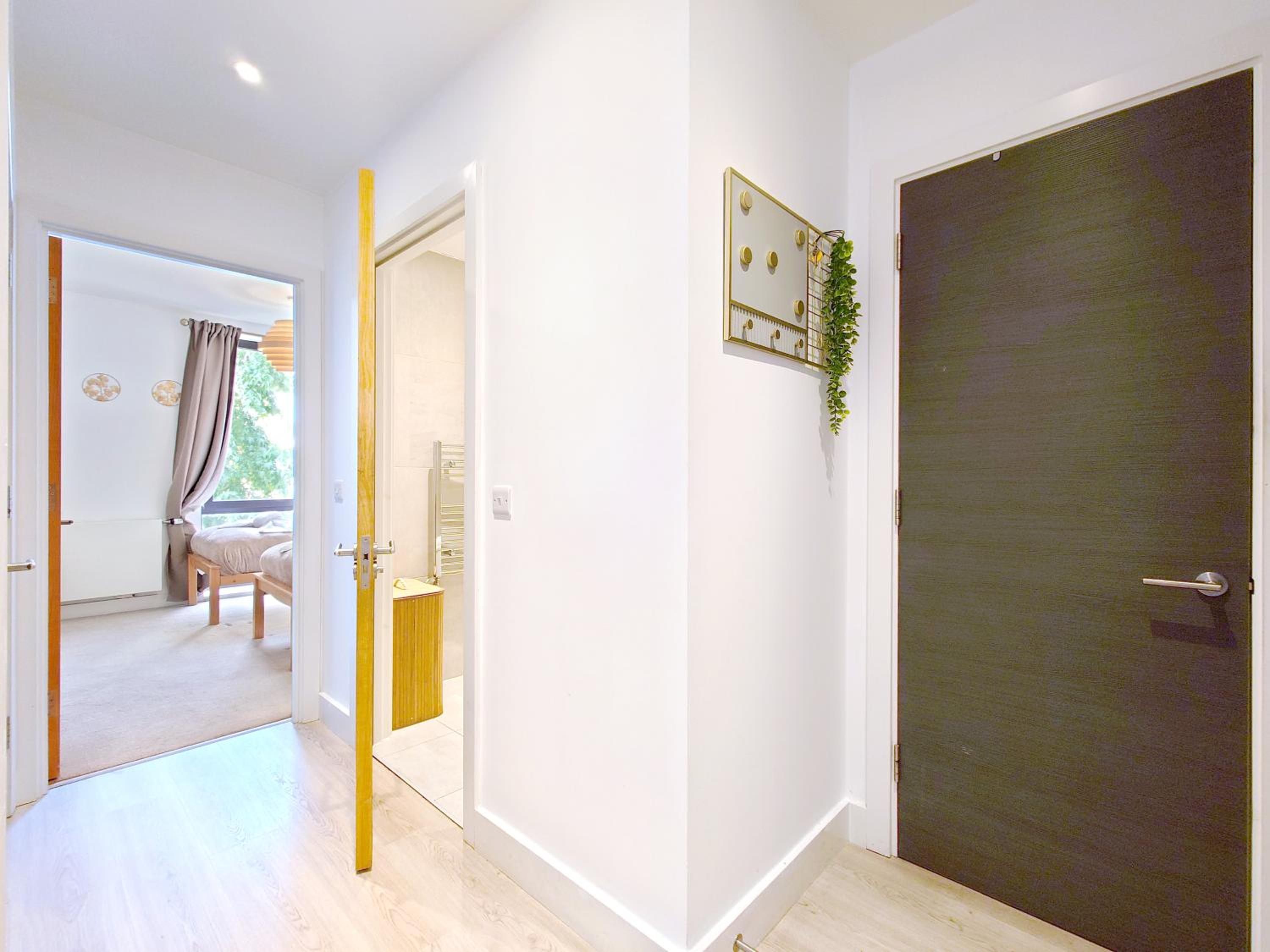 Modern Two Bed Apartment in Poplar near Canary Wharf