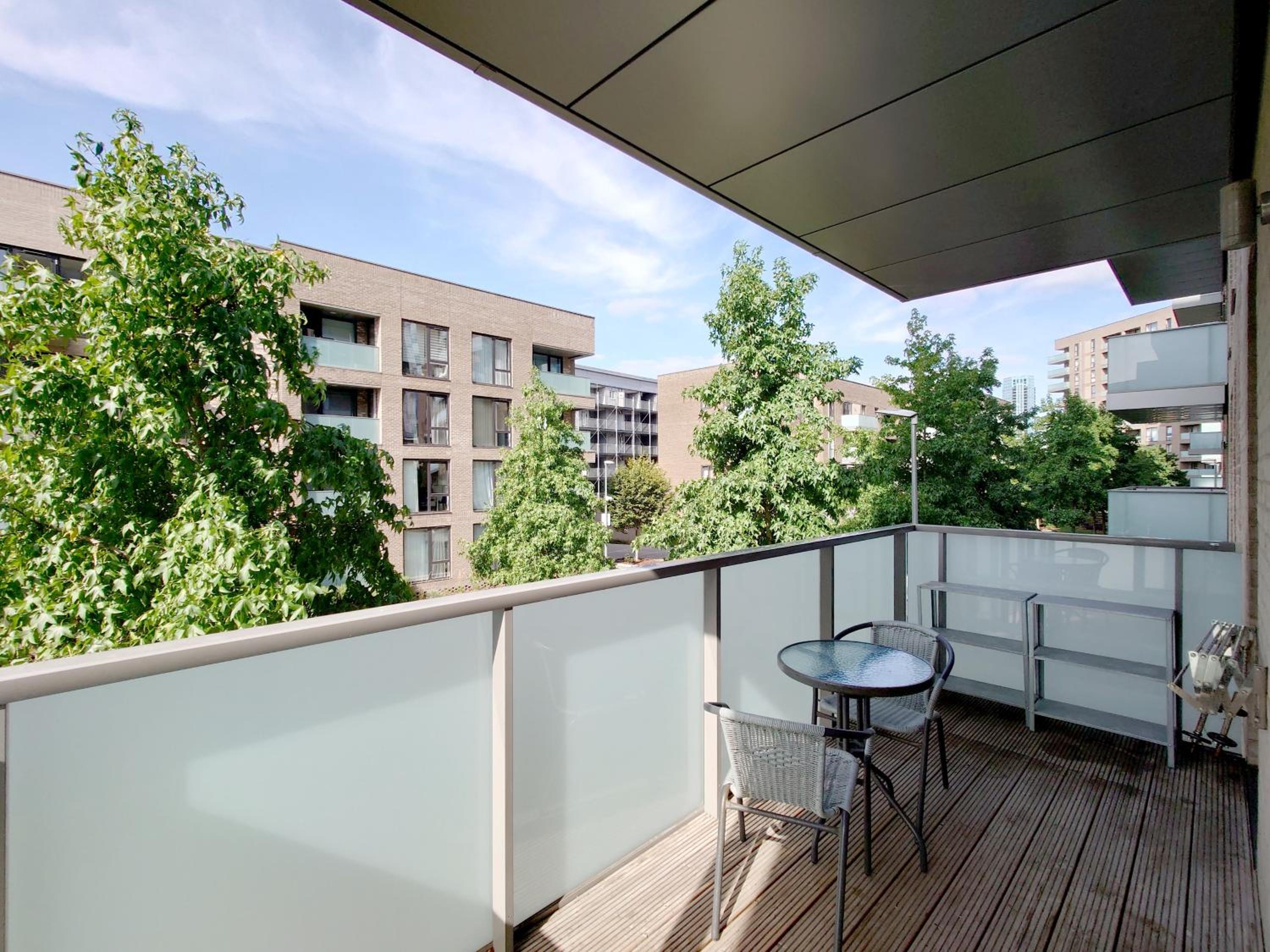 Modern Two Bed Apartment in Poplar near Canary Wharf