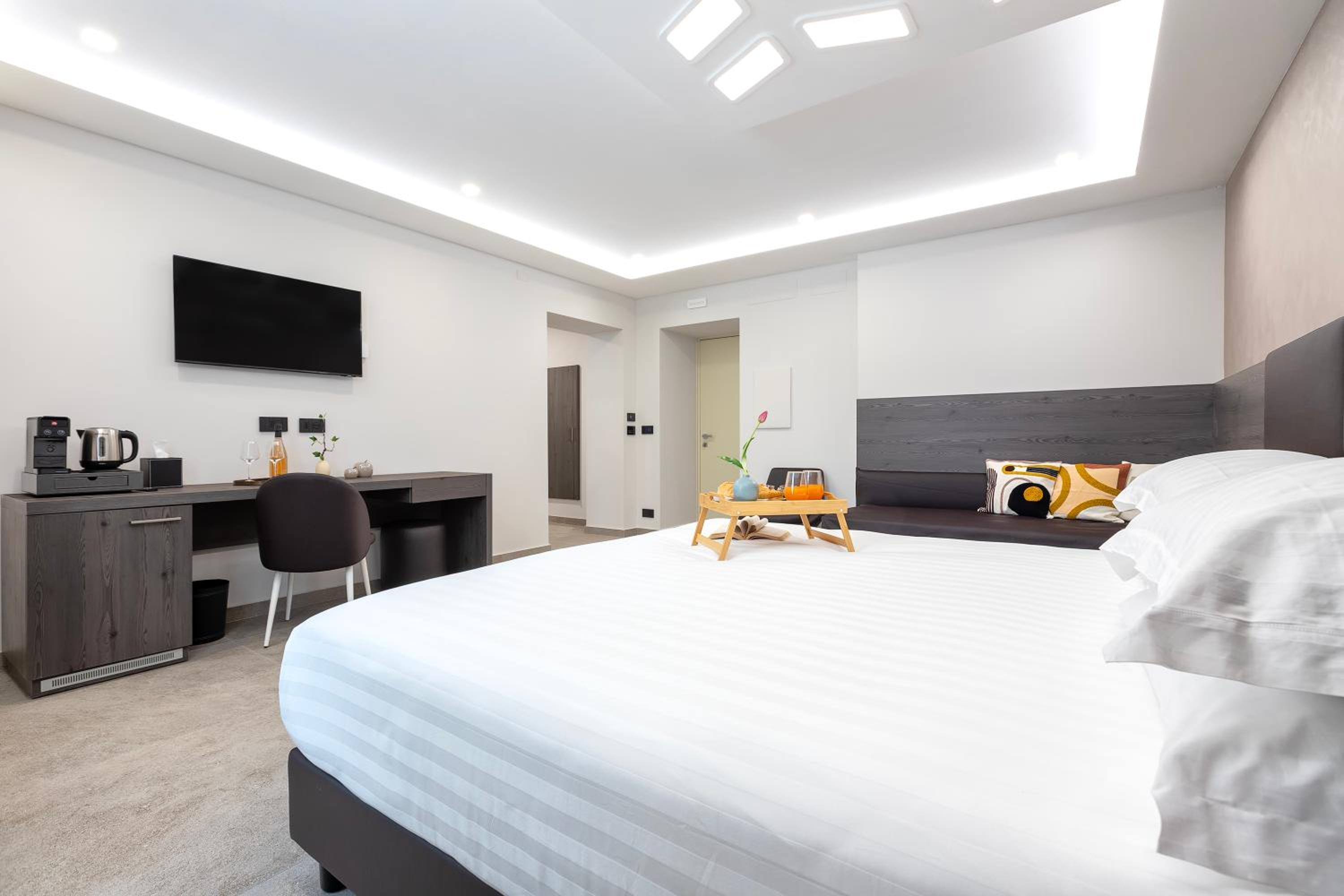 Mesbeglia Luxury Rooms