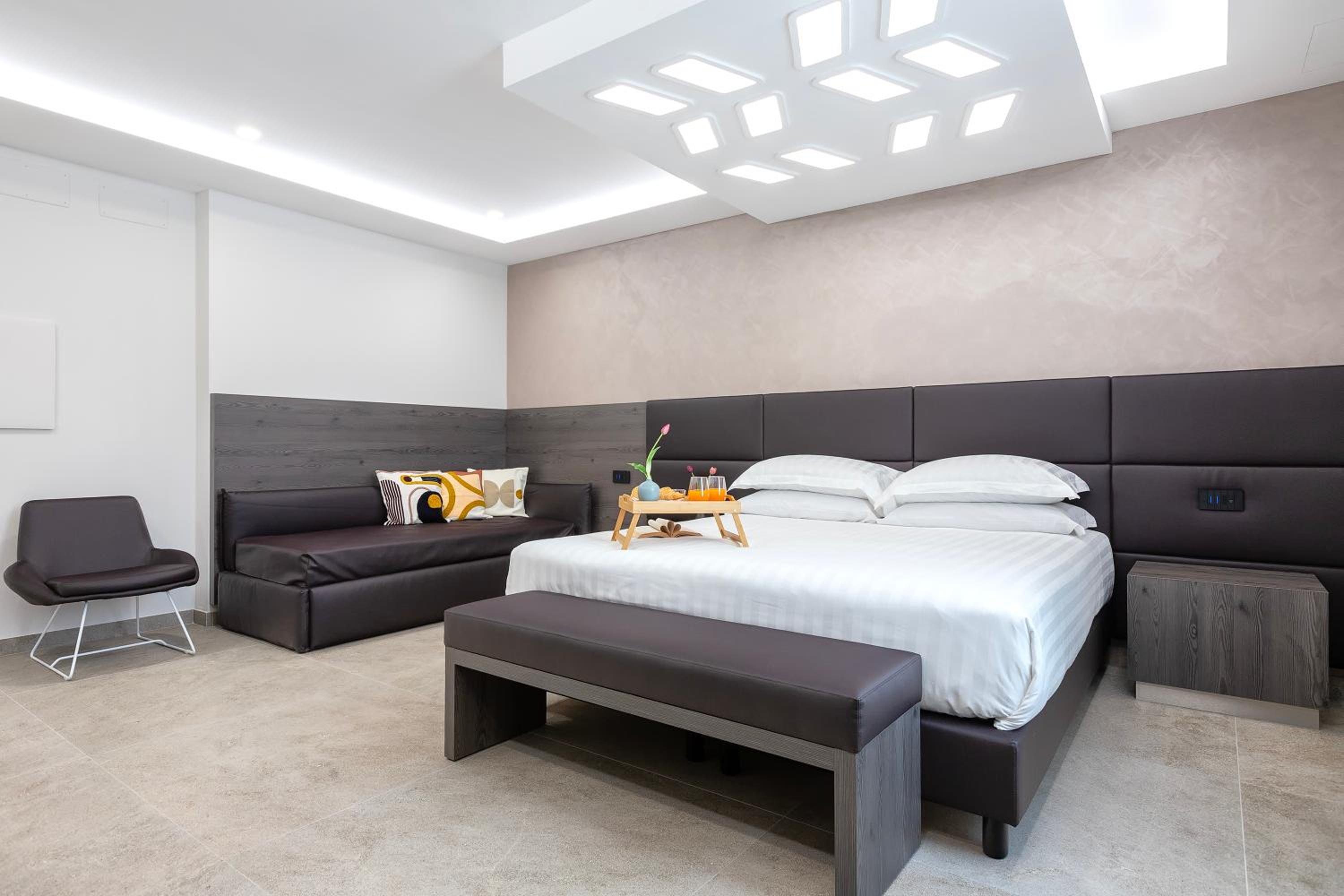 Mesbeglia Luxury Rooms