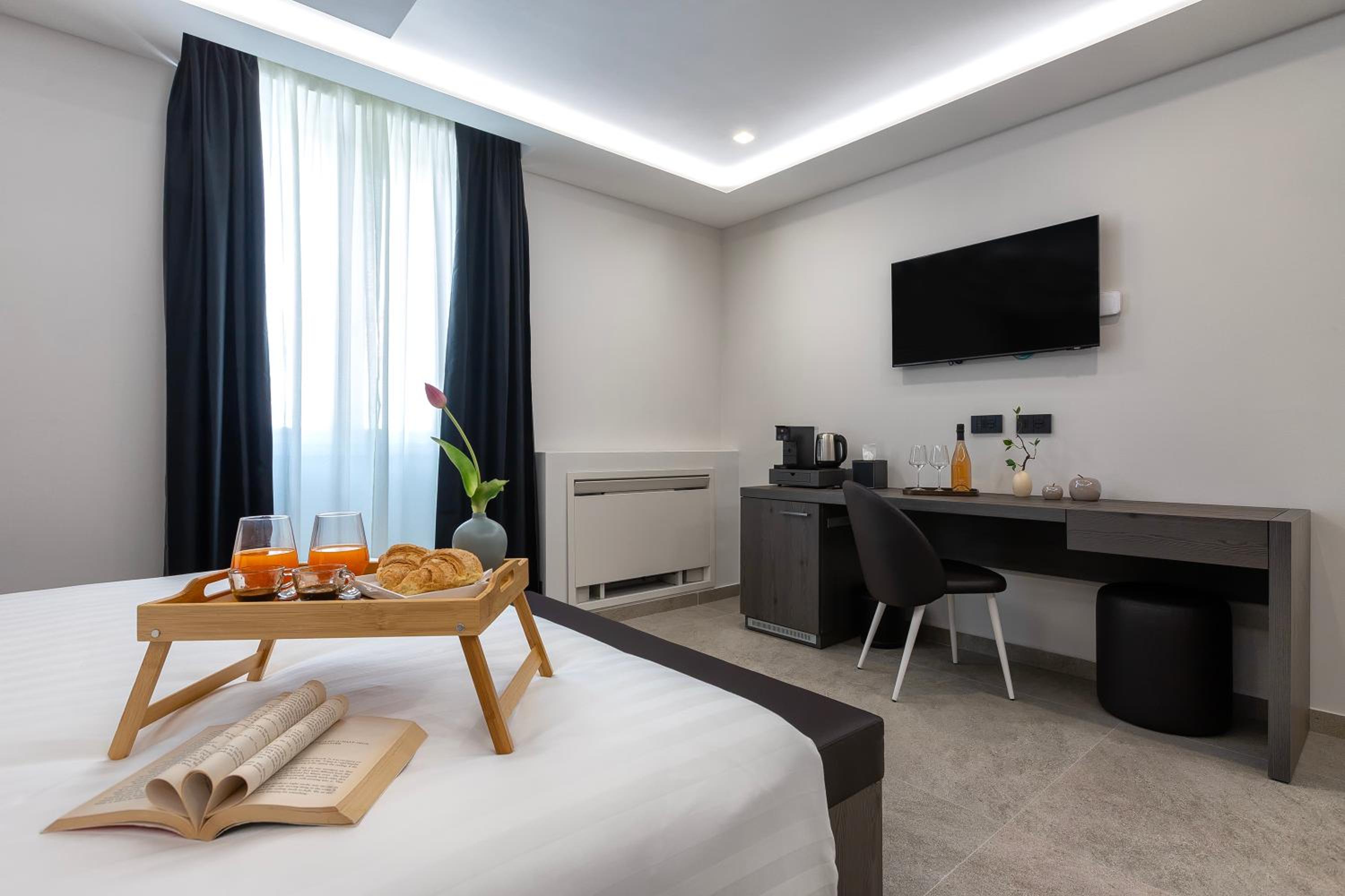 Mesbeglia Luxury Rooms