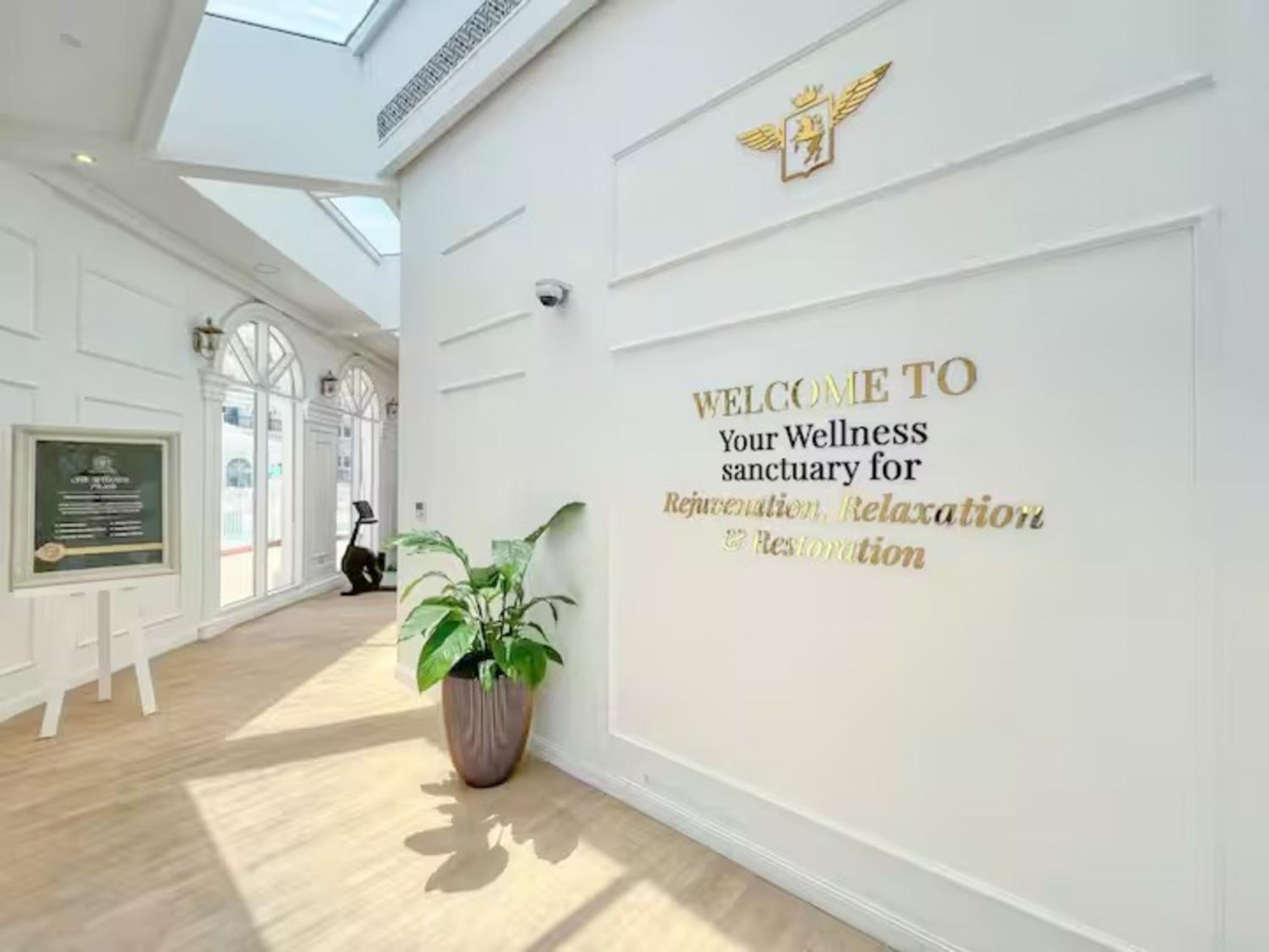 1BR Lagoon View Luxury Spa Retreat near Miracle Garden