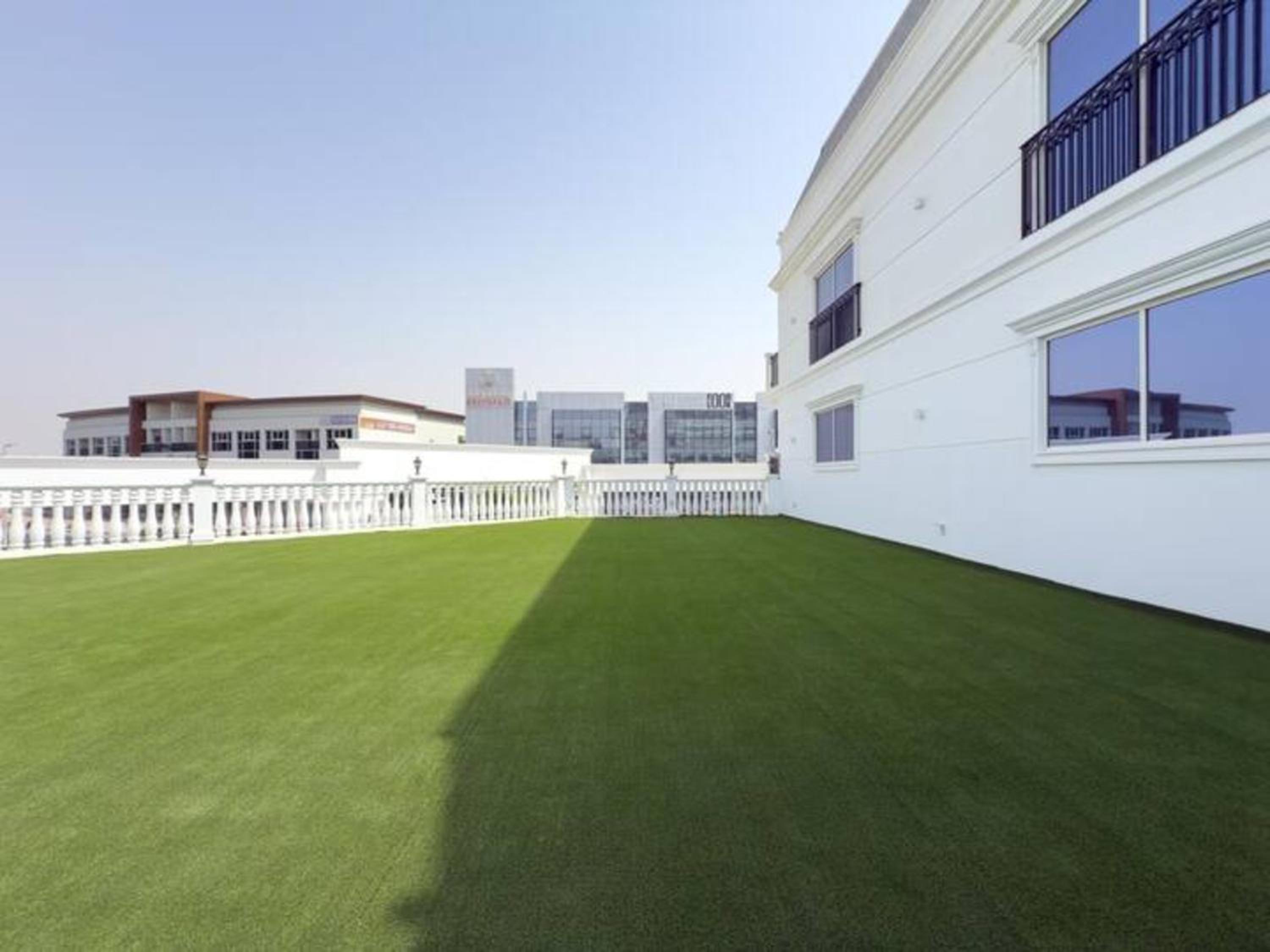 1BR Lagoon View Luxury Spa Retreat near Miracle Garden