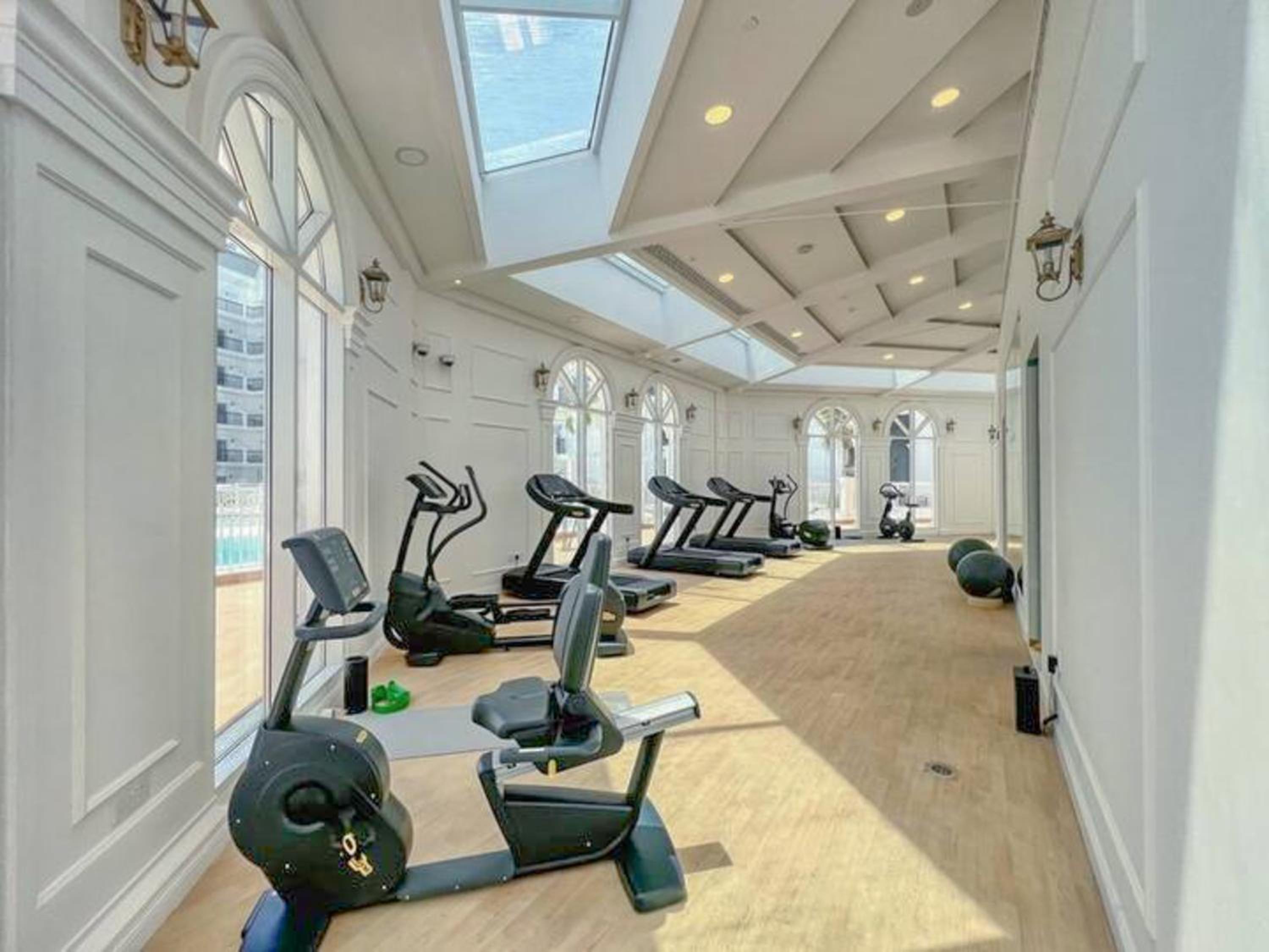 1BR Lagoon View Luxury Spa Retreat near Miracle Garden