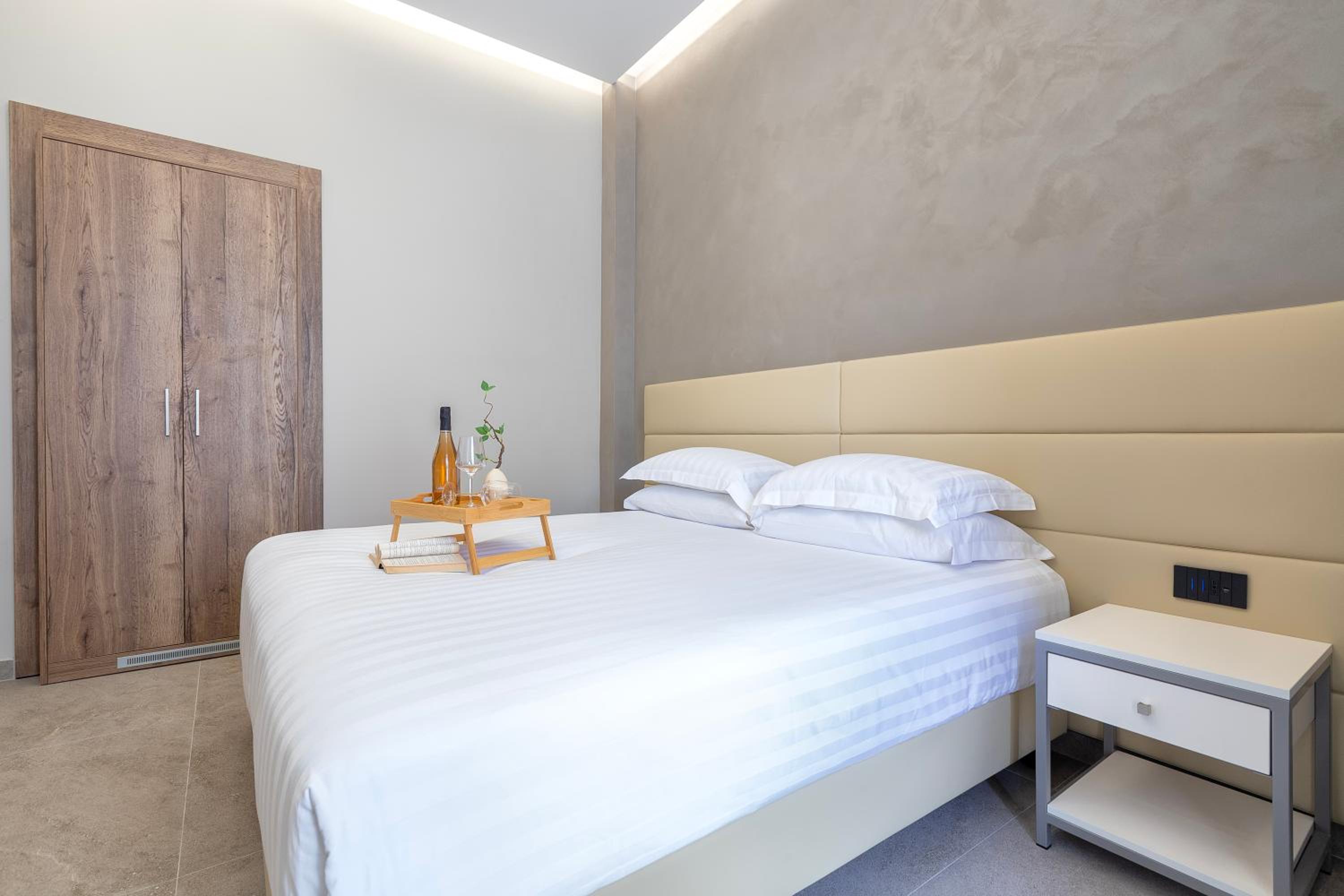 Mesbeglia Luxury Rooms