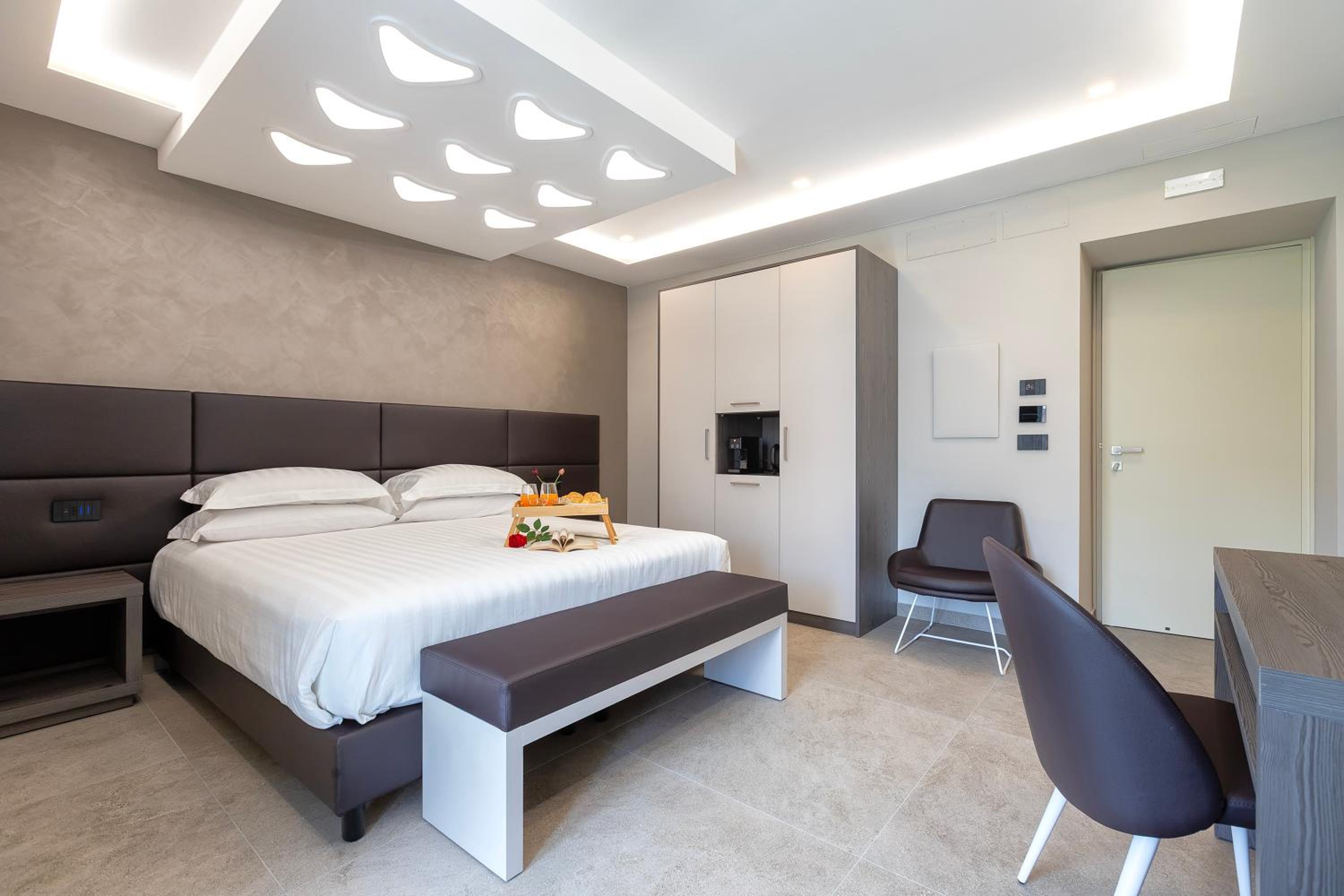 Mesbeglia Luxury Rooms