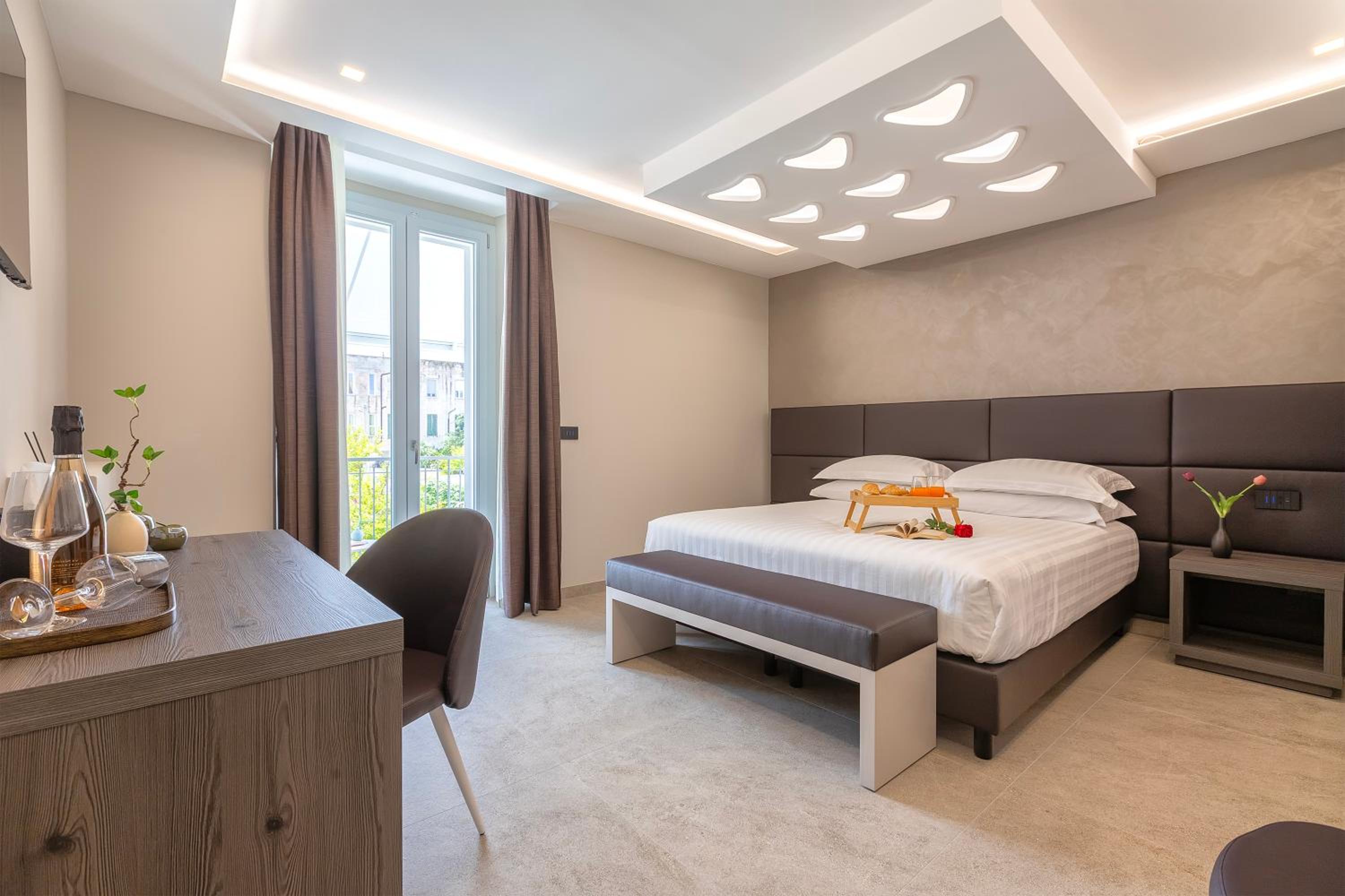 Mesbeglia Luxury Rooms