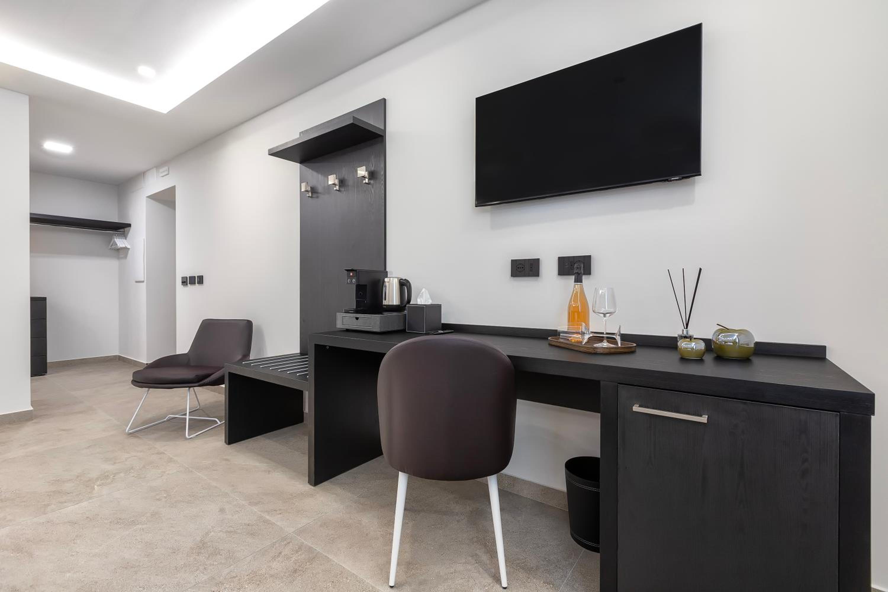 Mesbeglia Luxury Rooms
