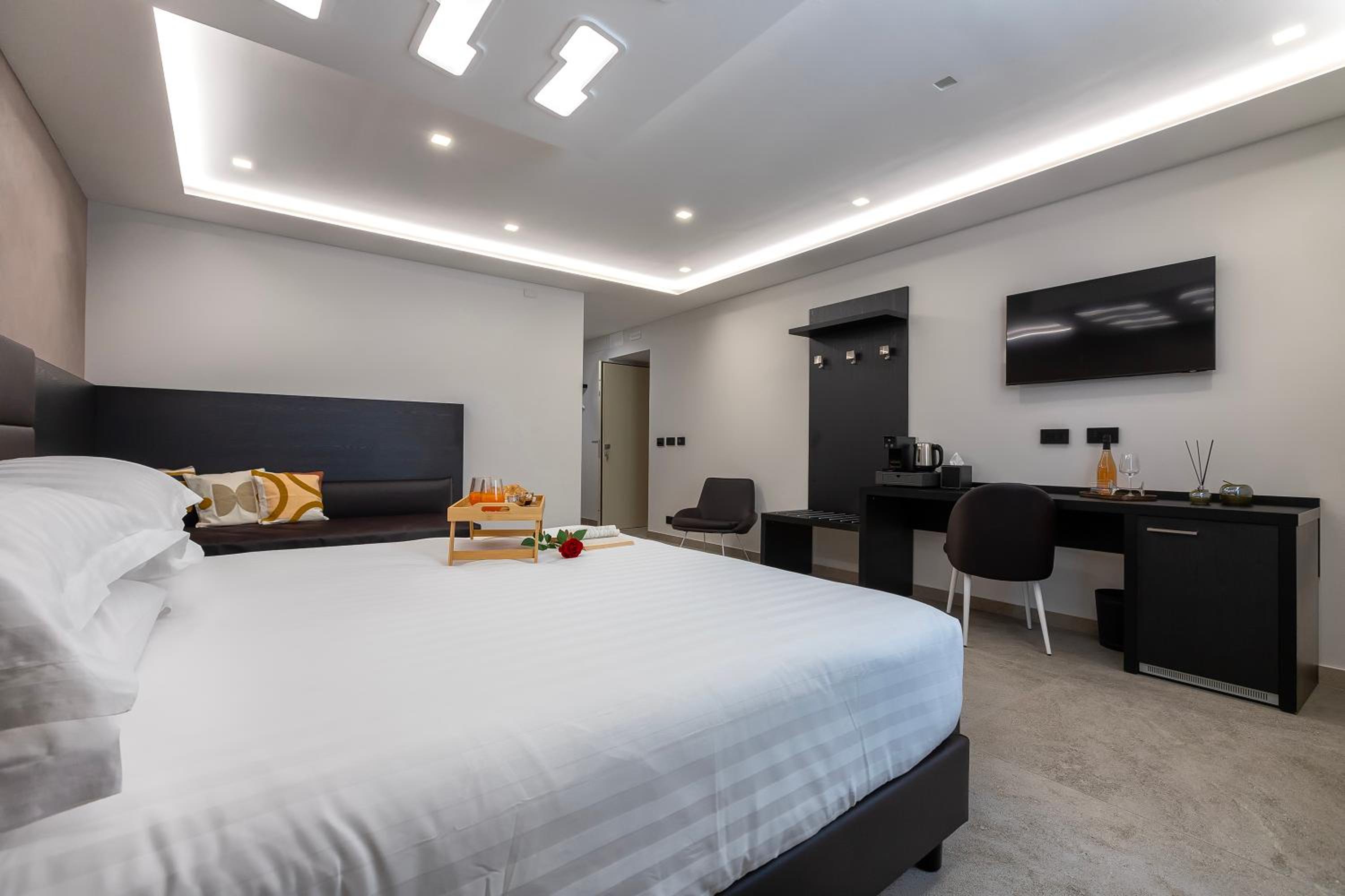 Mesbeglia Luxury Rooms