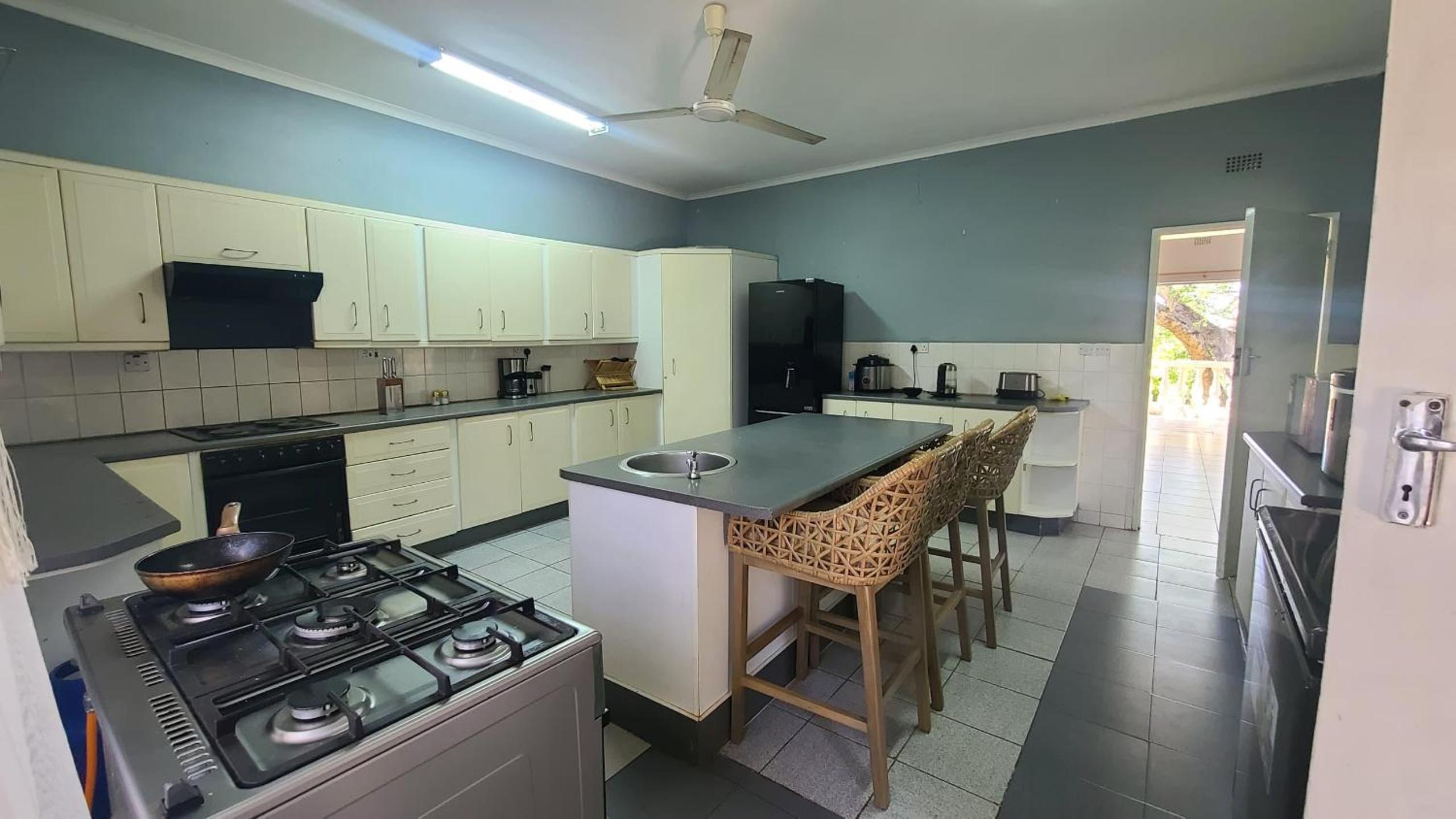 Charming 3 bedroom guesthouse - 2300