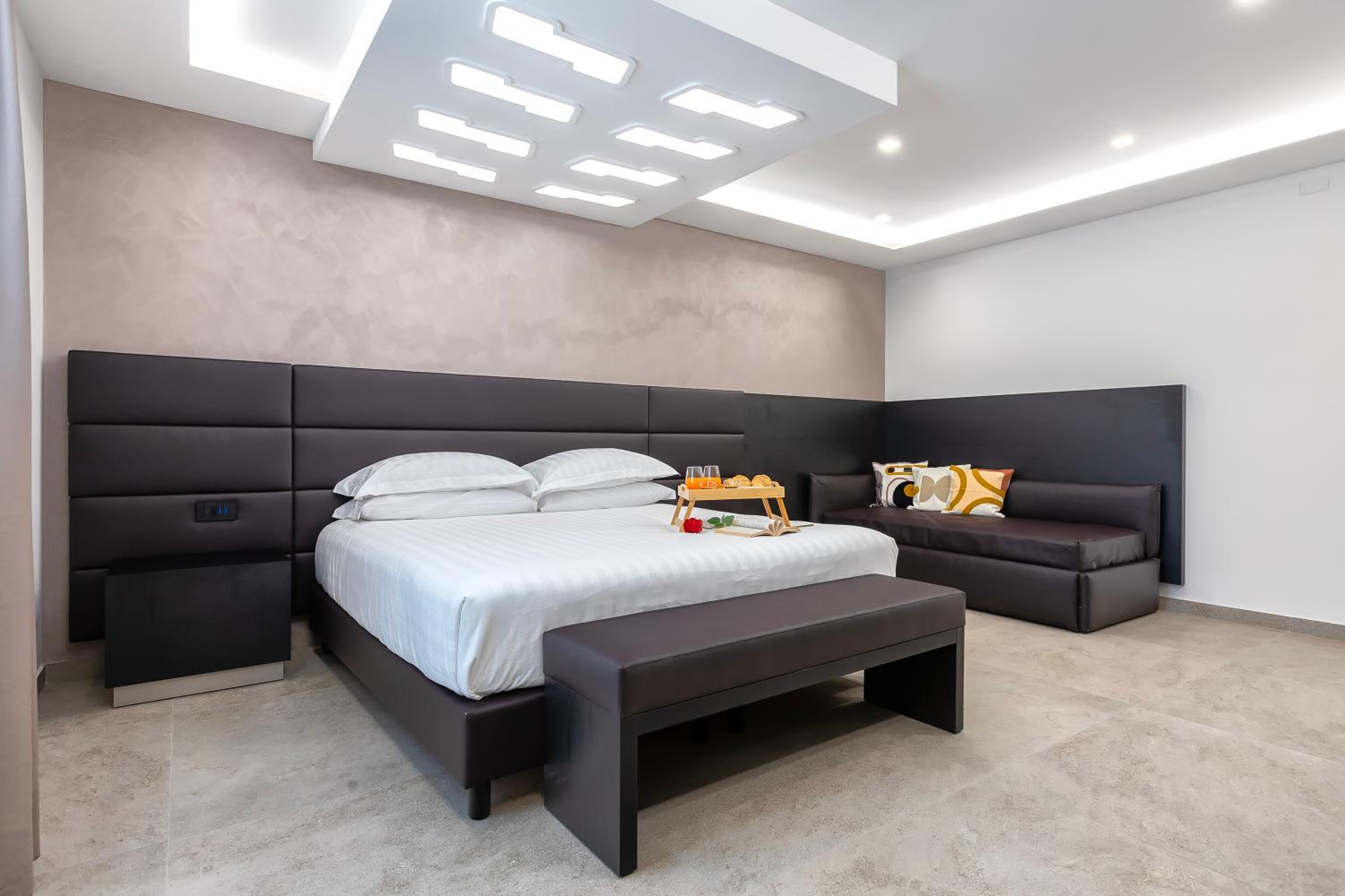 Mesbeglia Luxury Rooms