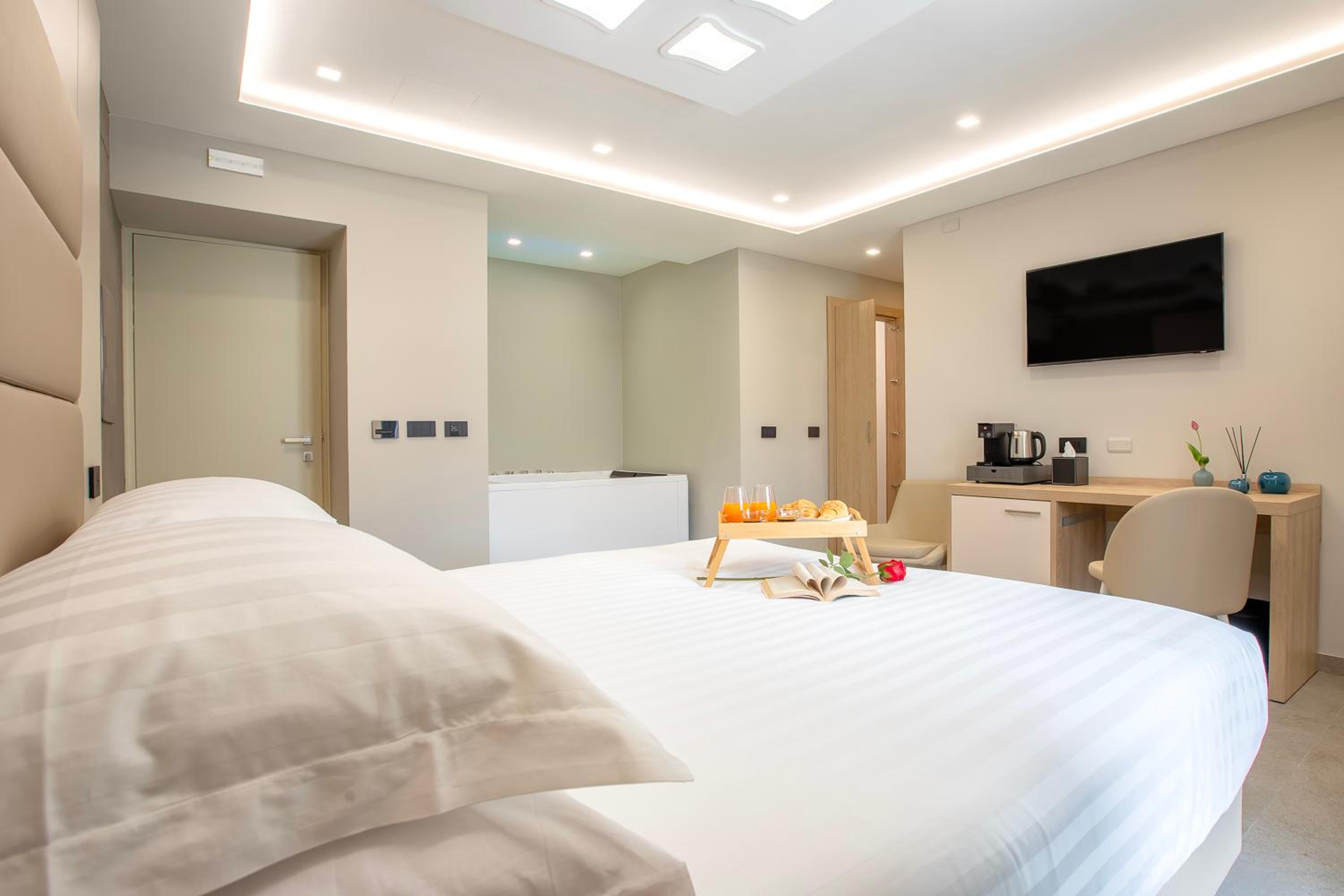 Mesbeglia Luxury Rooms