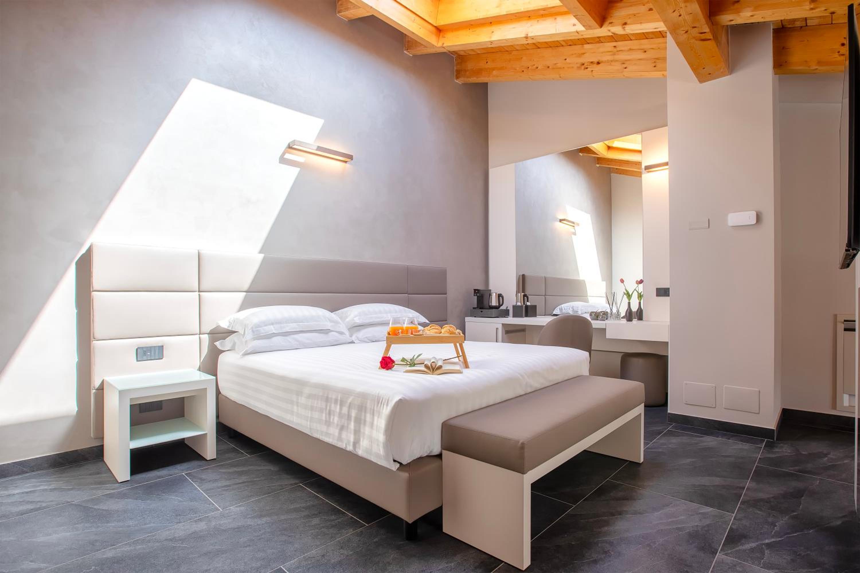 Mesbeglia Luxury Rooms