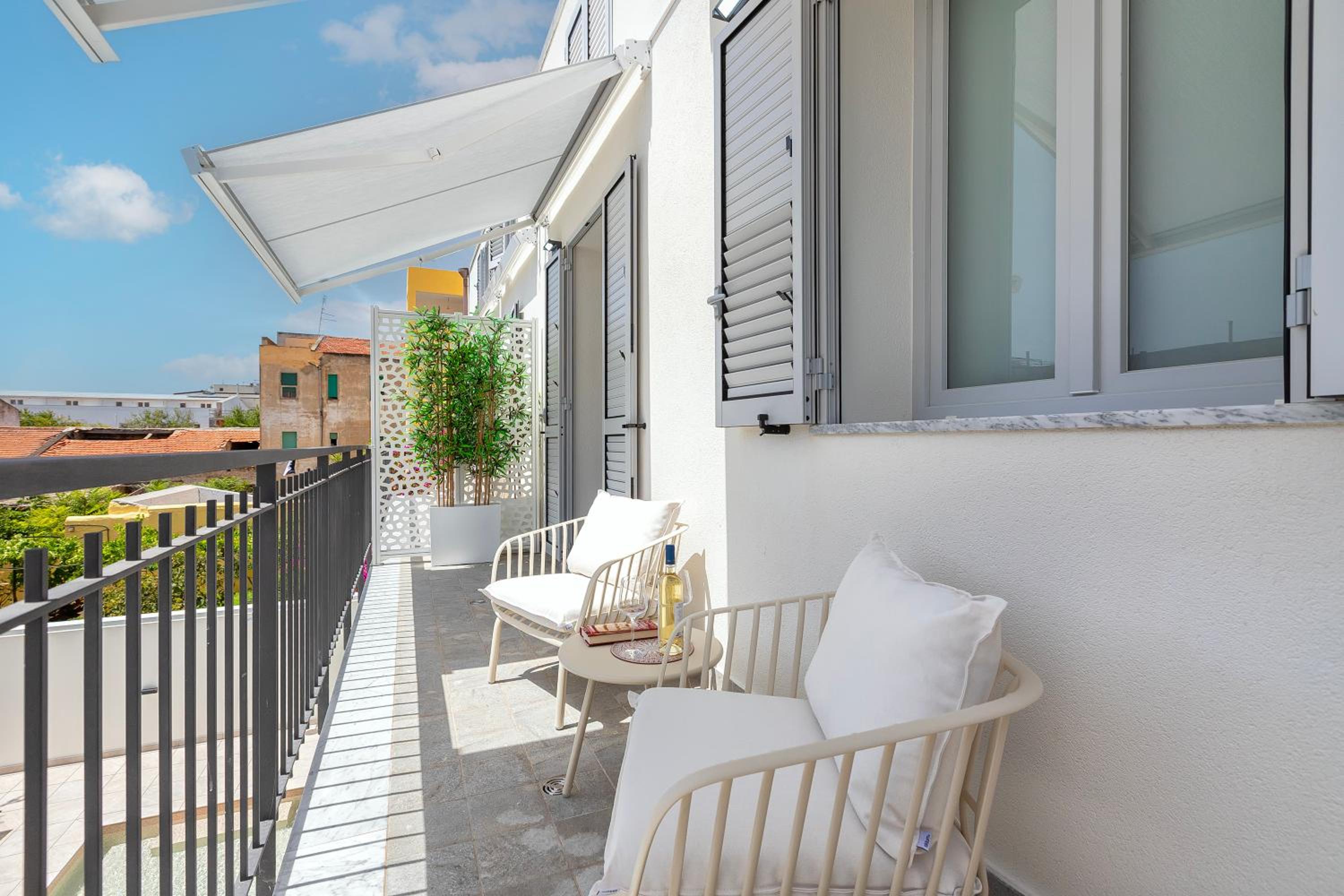 Mesbeglia Luxury Rooms