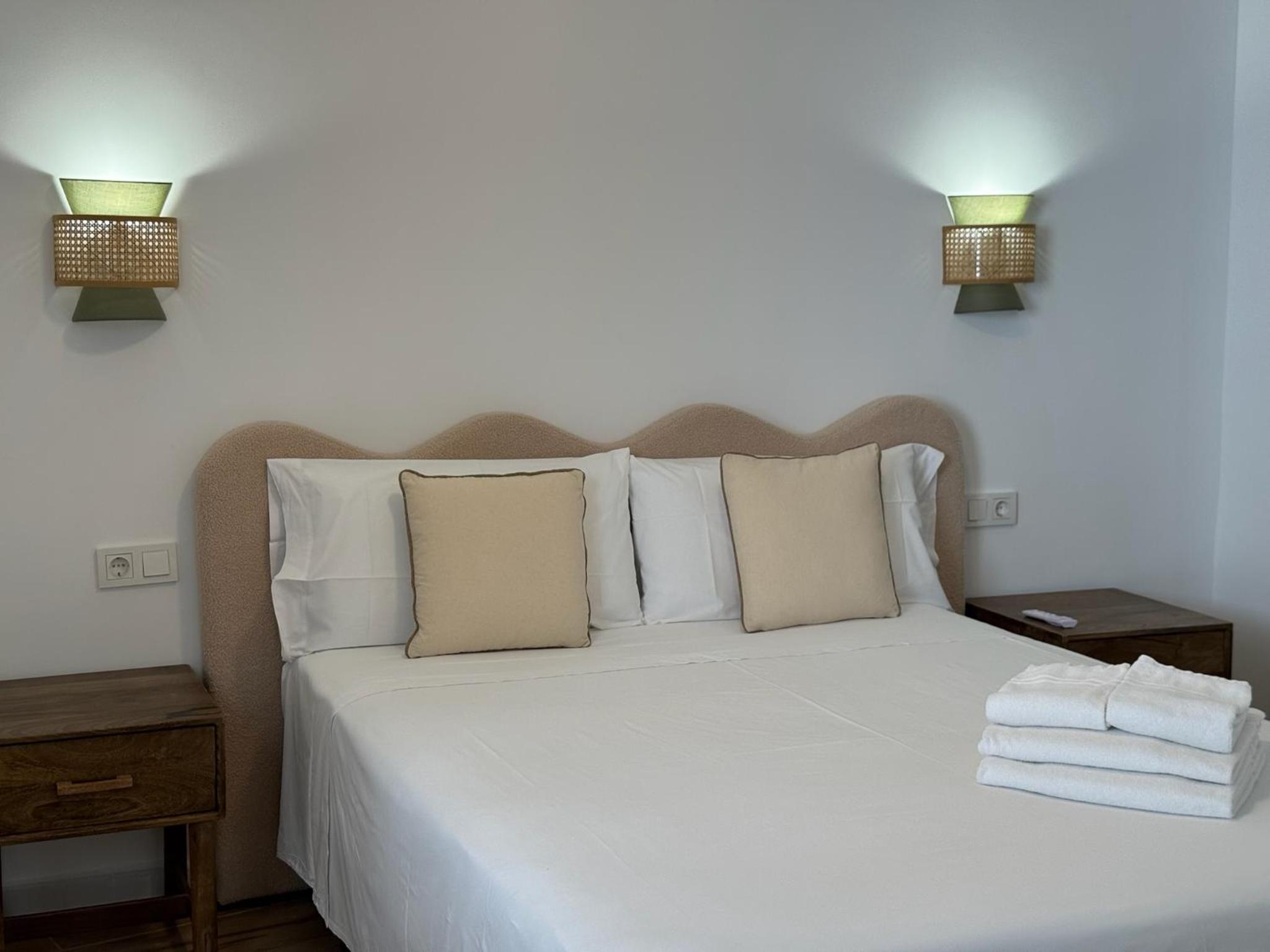 Deanes Califa Suites