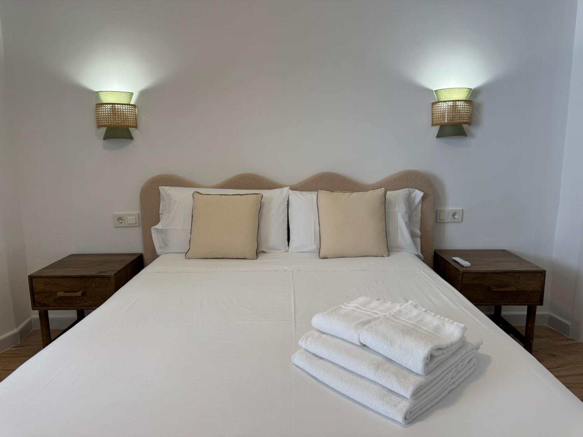 Deanes Califa Suites