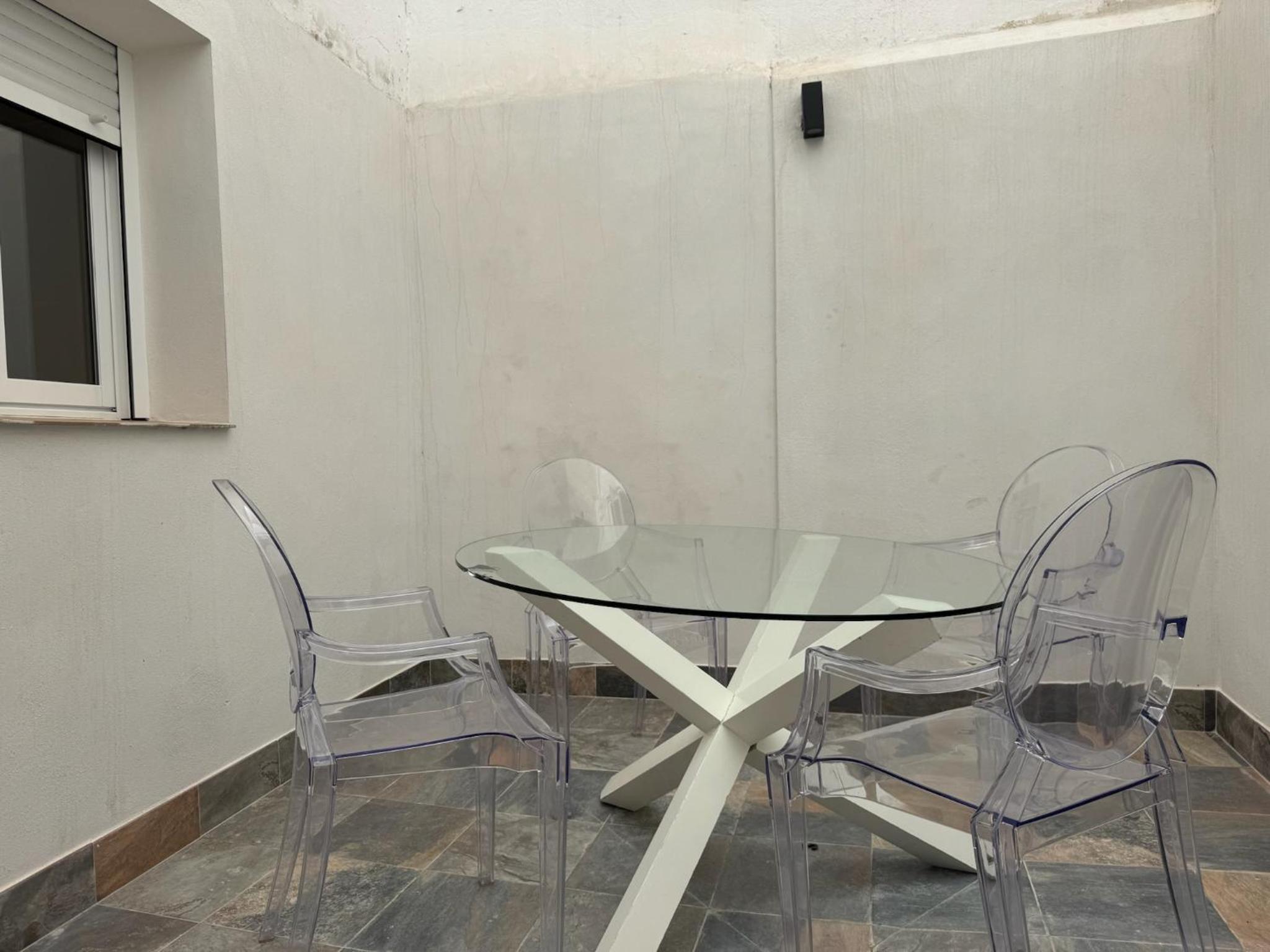 Deanes Califa Suites