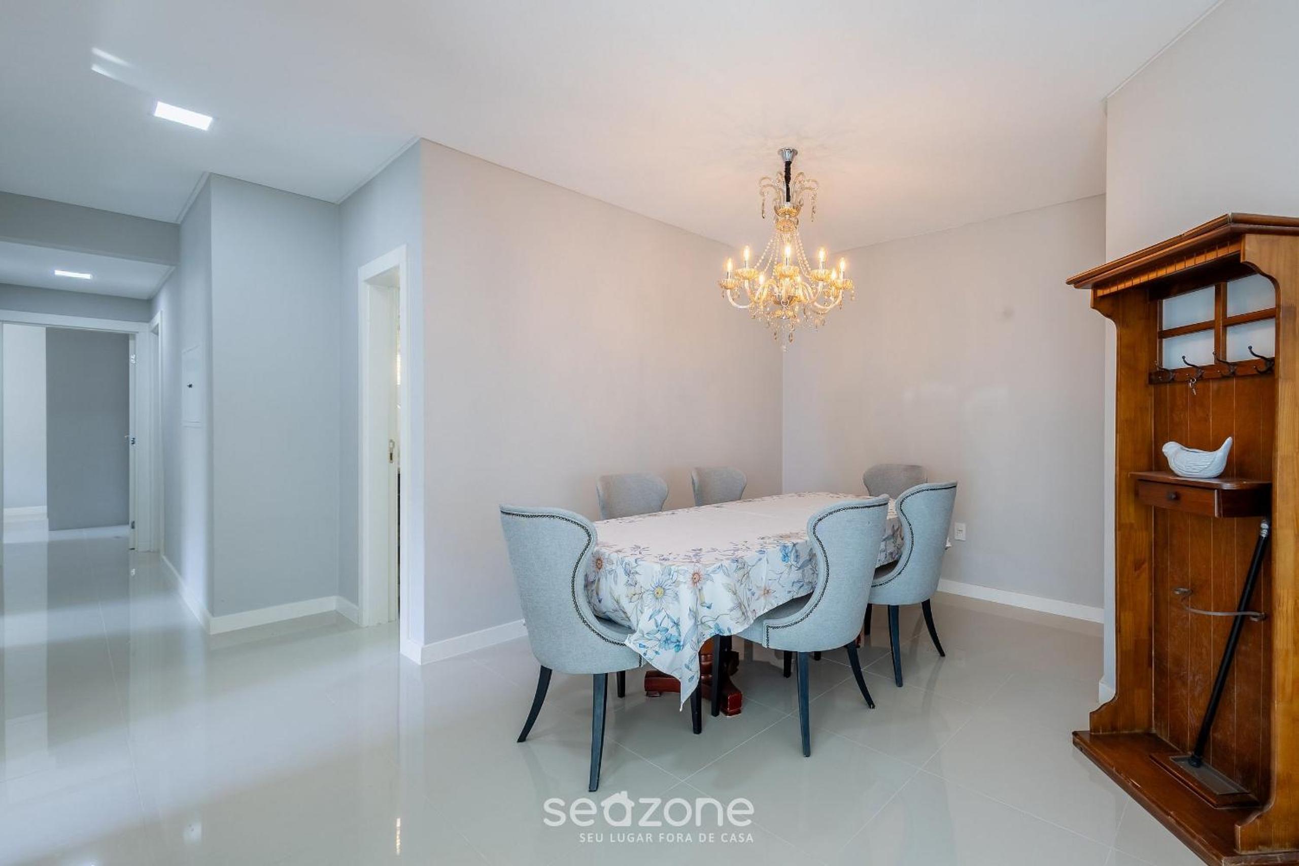 Apart with barbecue 550m from the Beach RAA0301