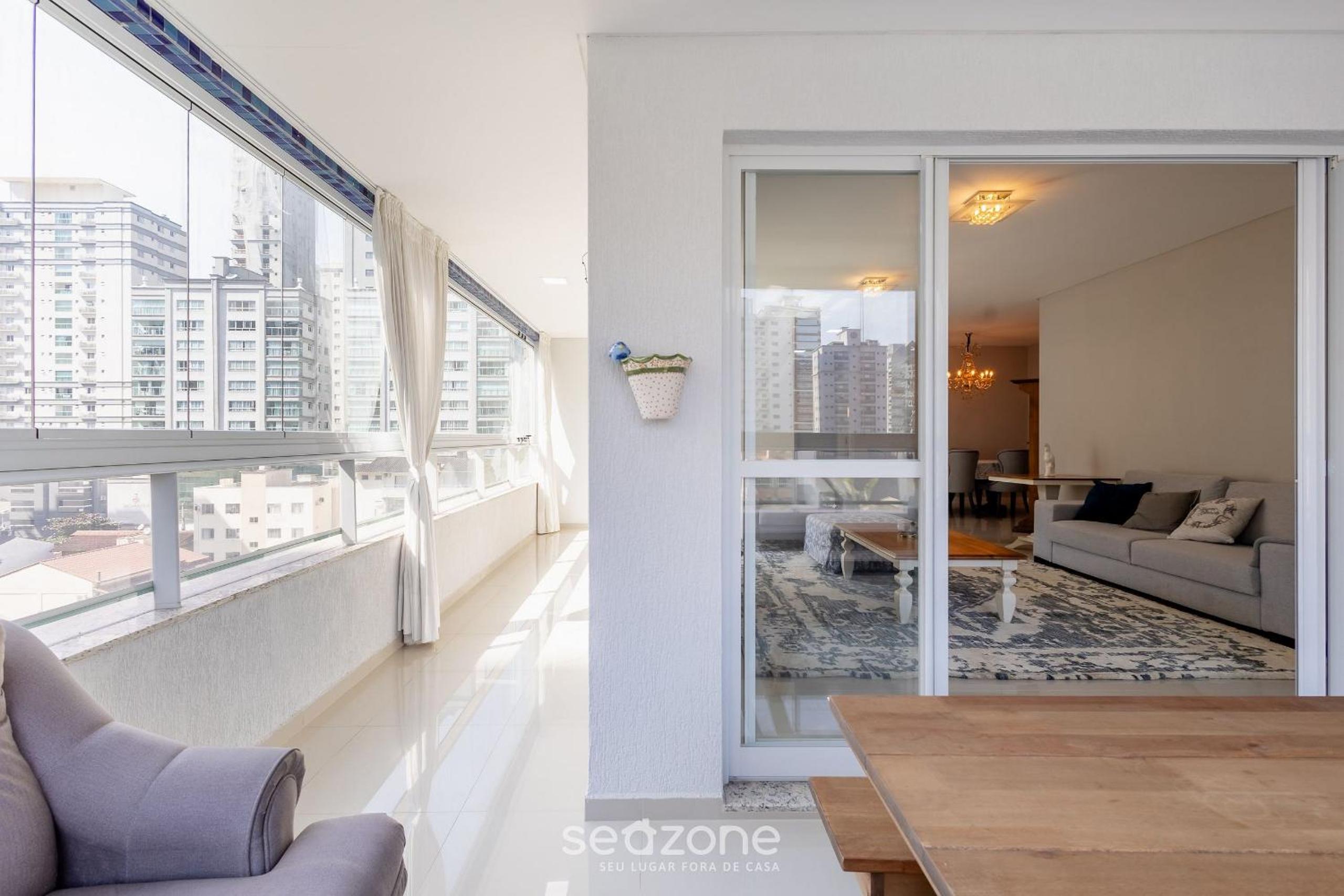 Apart with barbecue 550m from the Beach RAA0301