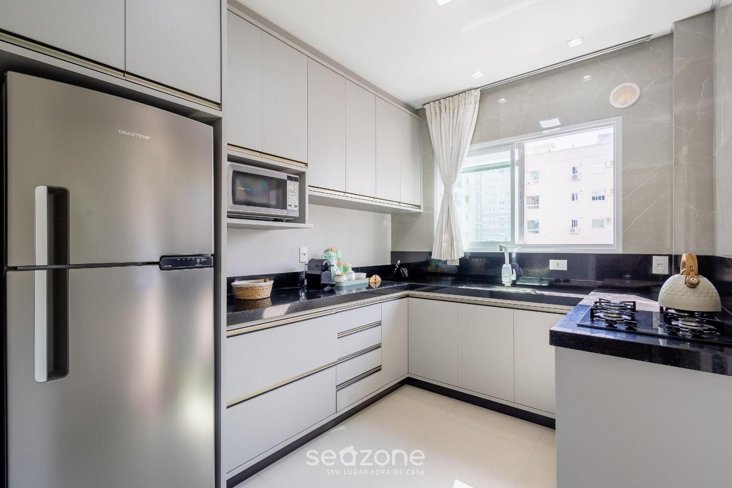 Apart with barbecue 550m from the Beach RAA0301