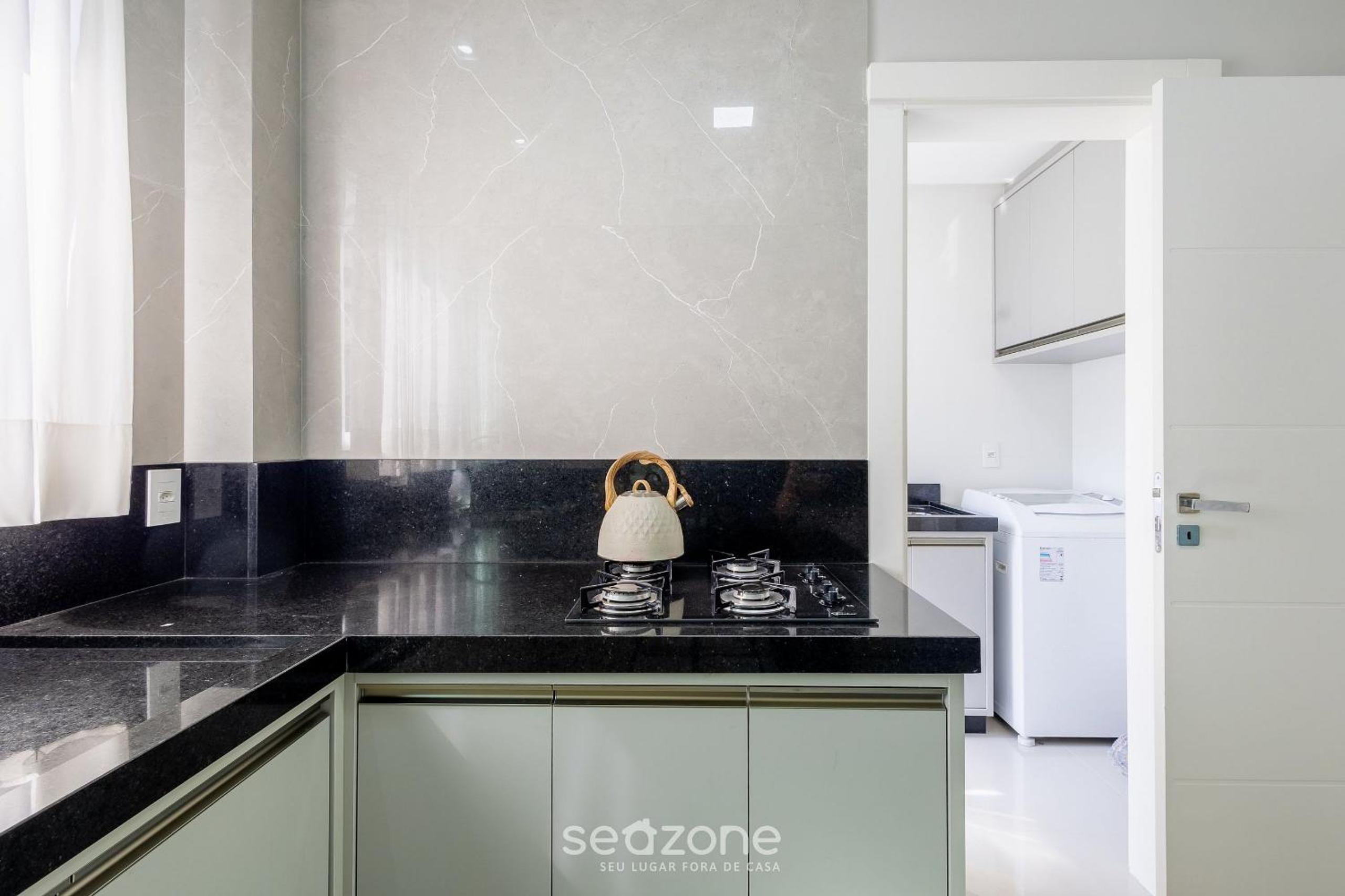Apart with barbecue 550m from the Beach RAA0301