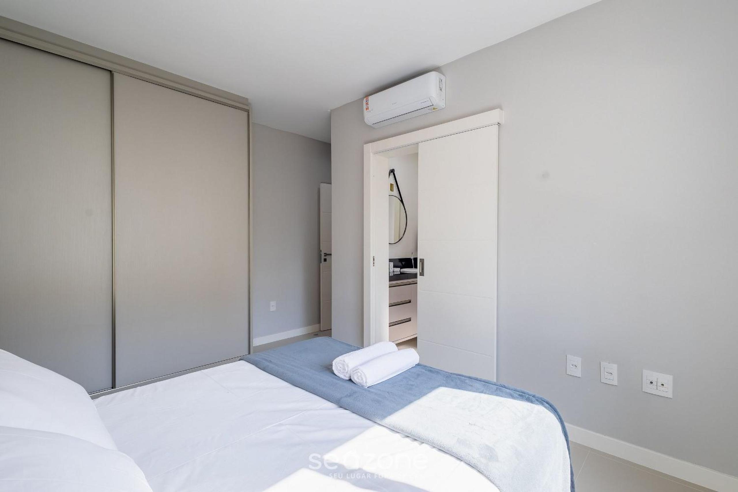 Apart with barbecue 550m from the Beach RAA0301