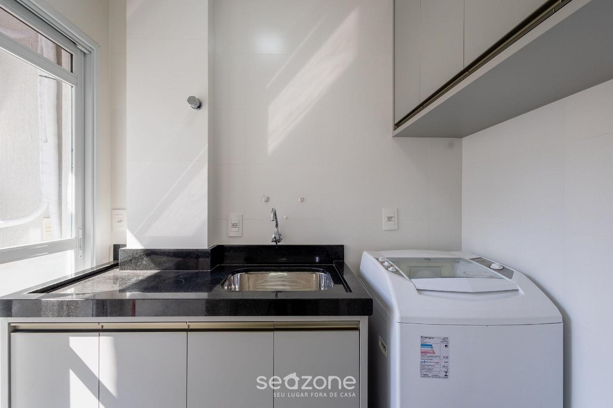 Apart with barbecue 550m from the Beach RAA0301