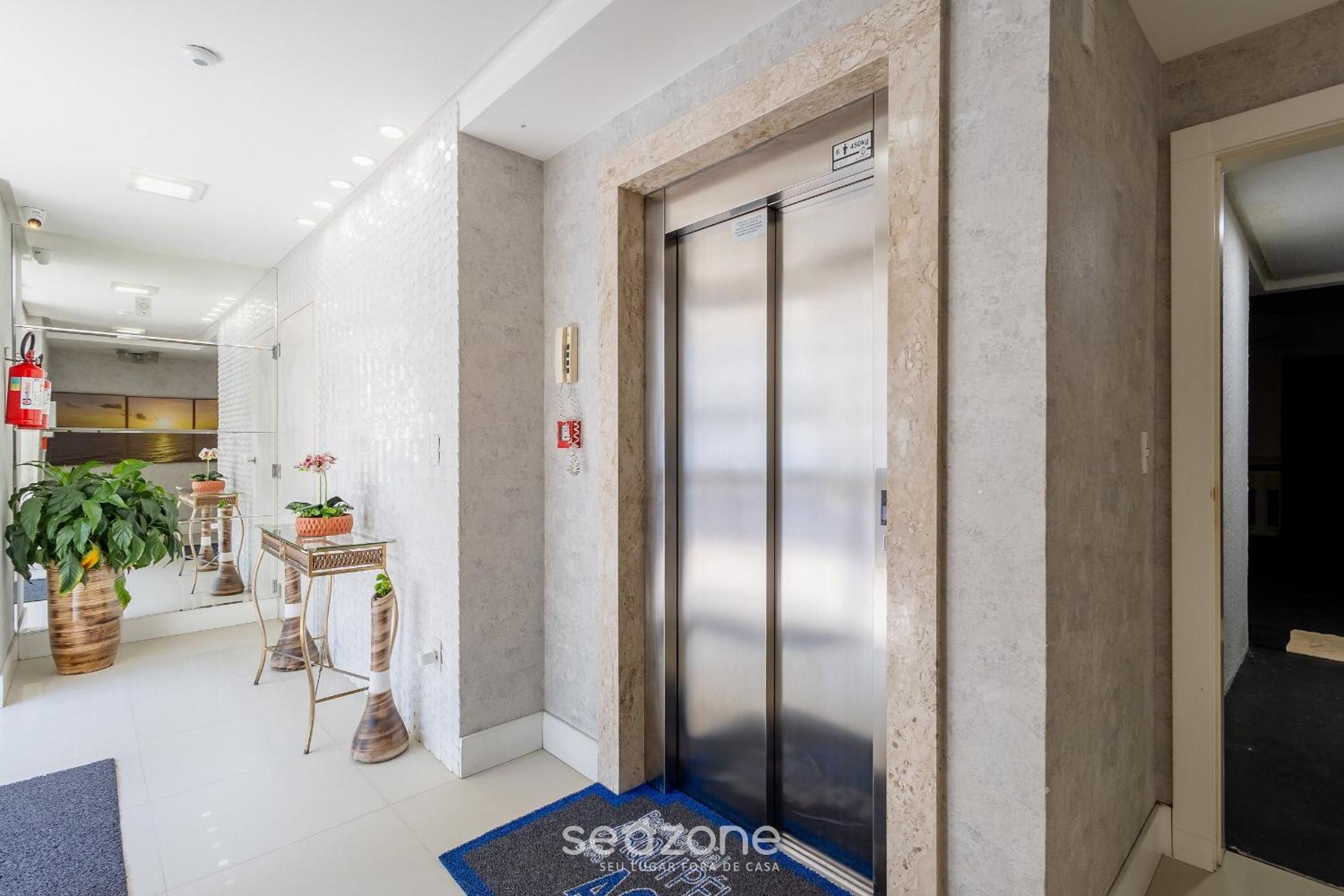 Apart with barbecue 550m from the Beach RAA0301