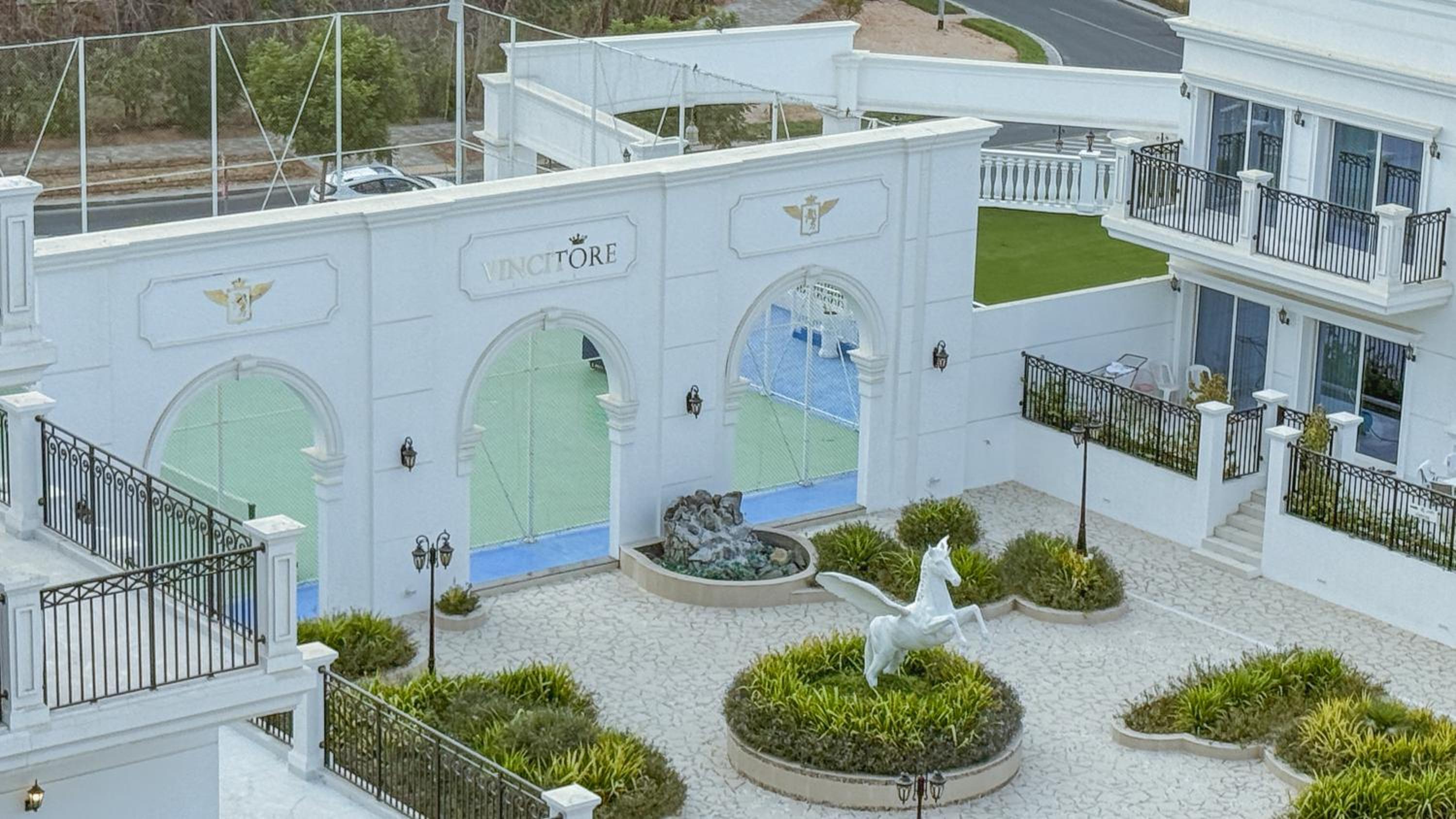 1BR Lagoon View Luxury Spa Retreat near Miracle Garden