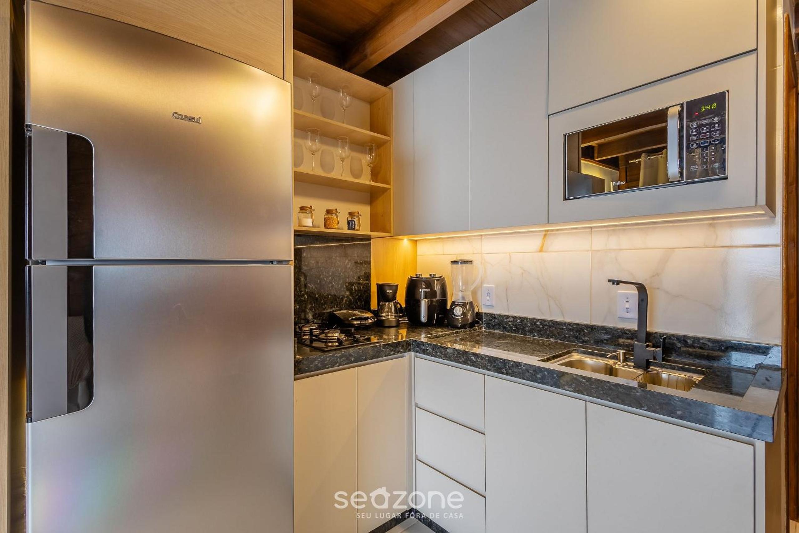 Comfortable and Sophisticated Accommodations Just Minutes from the Beach - VIL