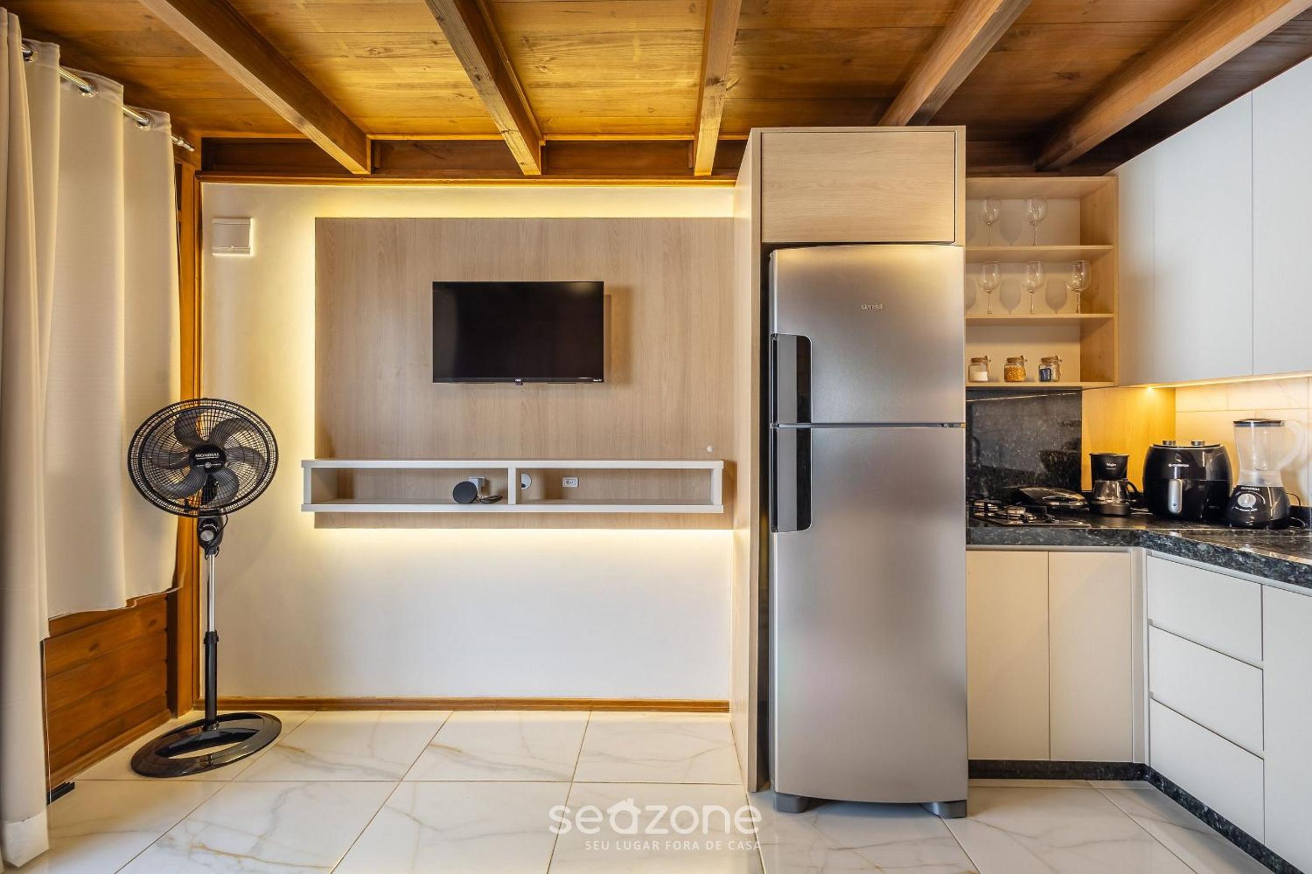 Comfortable and Sophisticated Accommodations Just Minutes from the Beach - VIL
