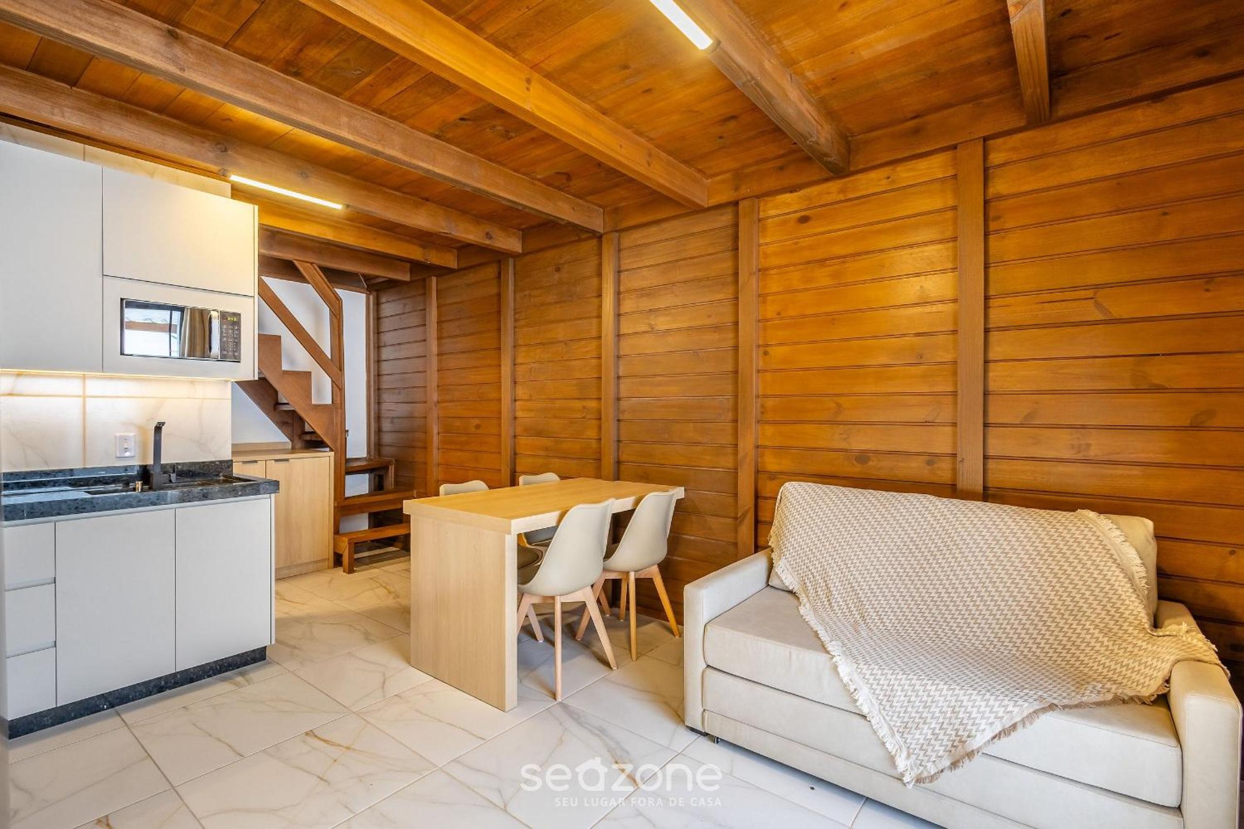 Comfortable and Sophisticated Accommodations Just Minutes from the Beach - VIL