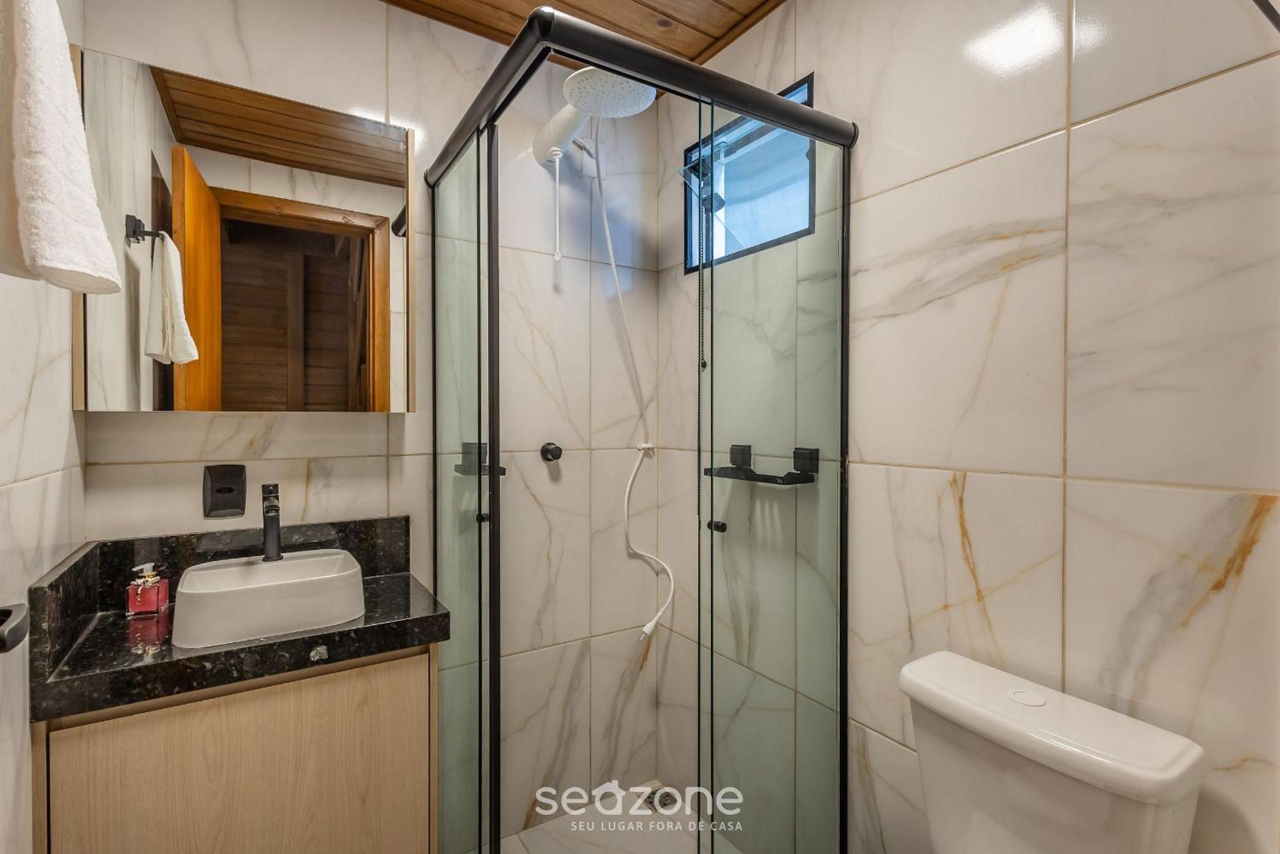 Comfortable and Sophisticated Accommodations Just Minutes from the Beach - VIL