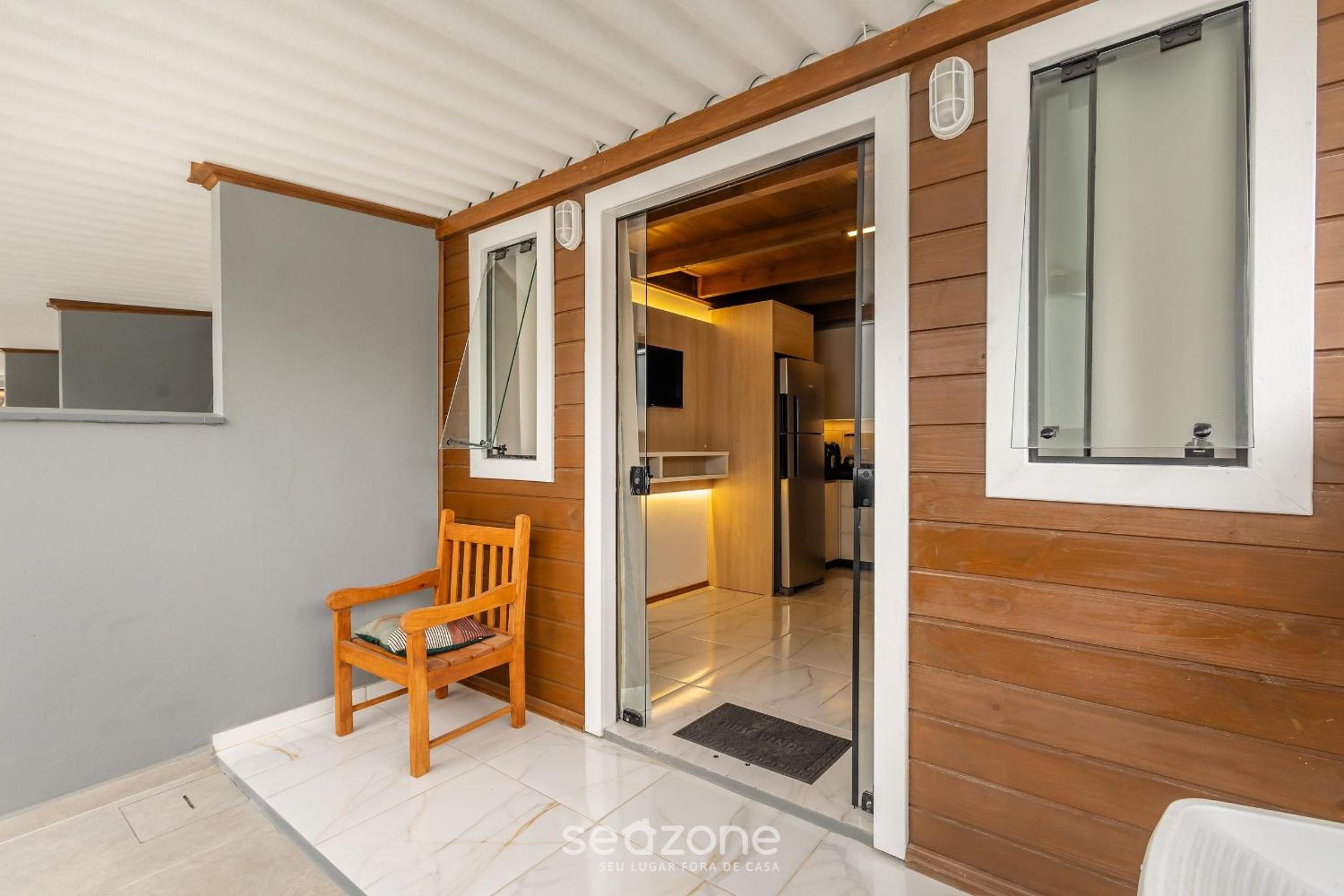 Comfortable and Sophisticated Accommodations Just Minutes from the Beach - VIL