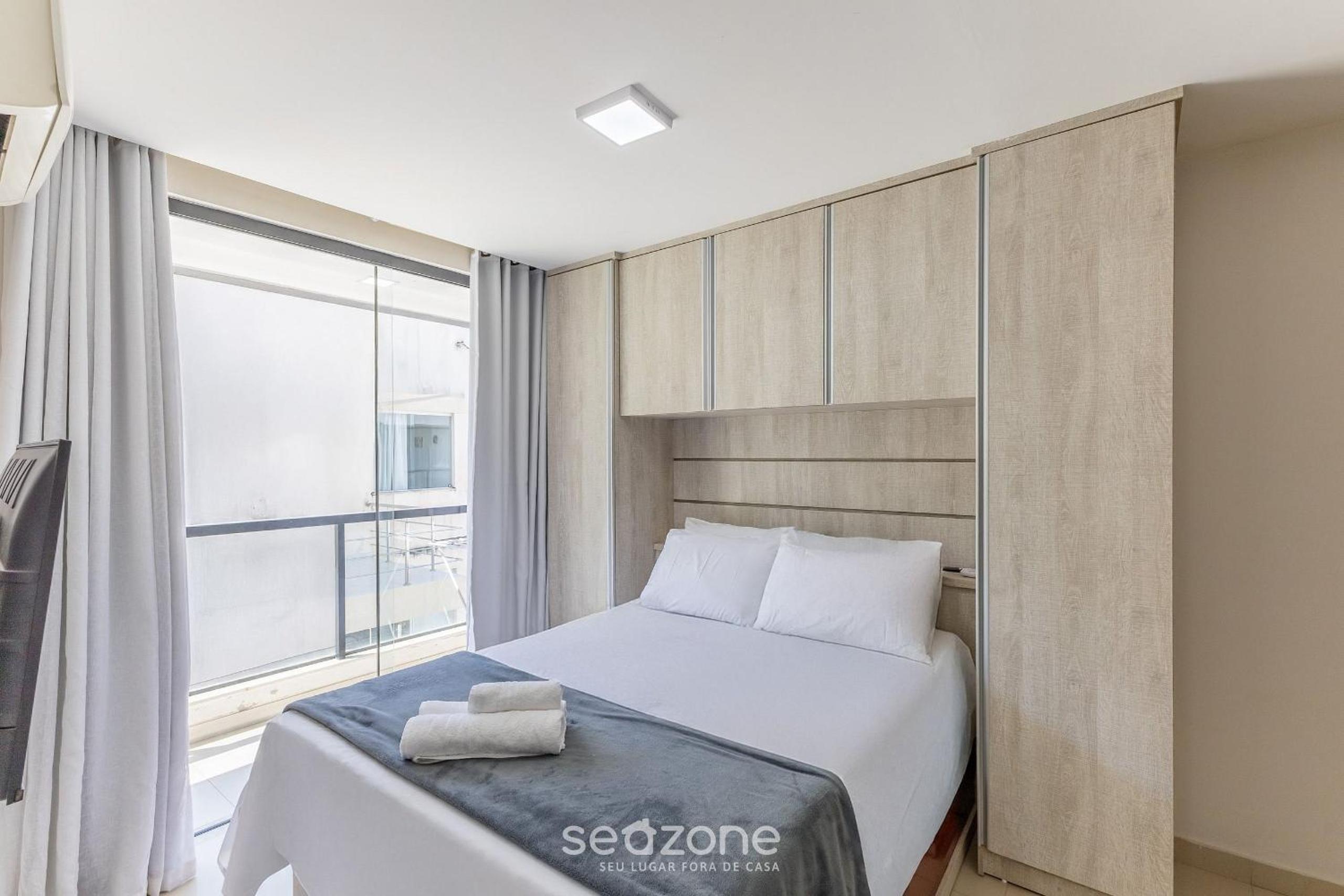 Apt w/ terrace & BBQ 100m from the sea ELLC0000