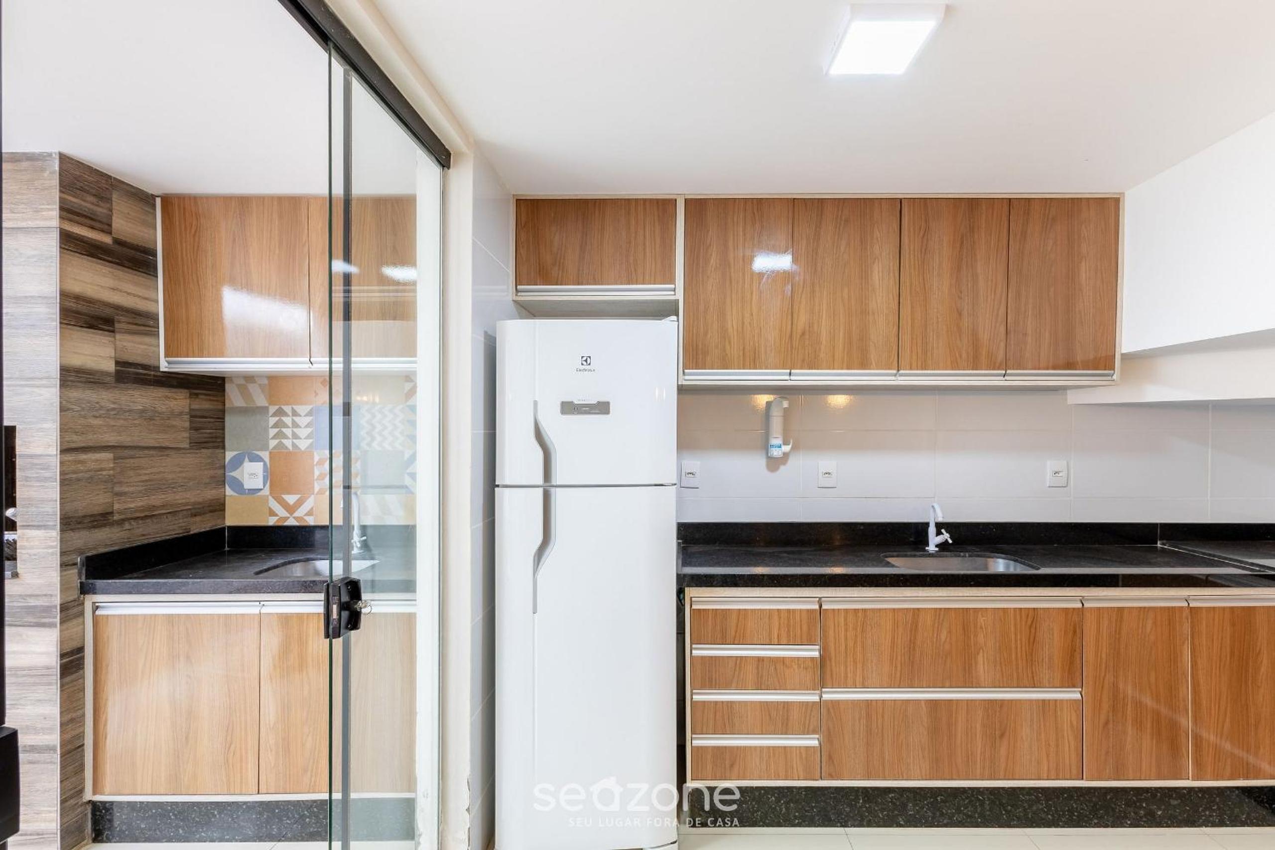 Apt w/ terrace & BBQ 100m from the sea ELLC0000