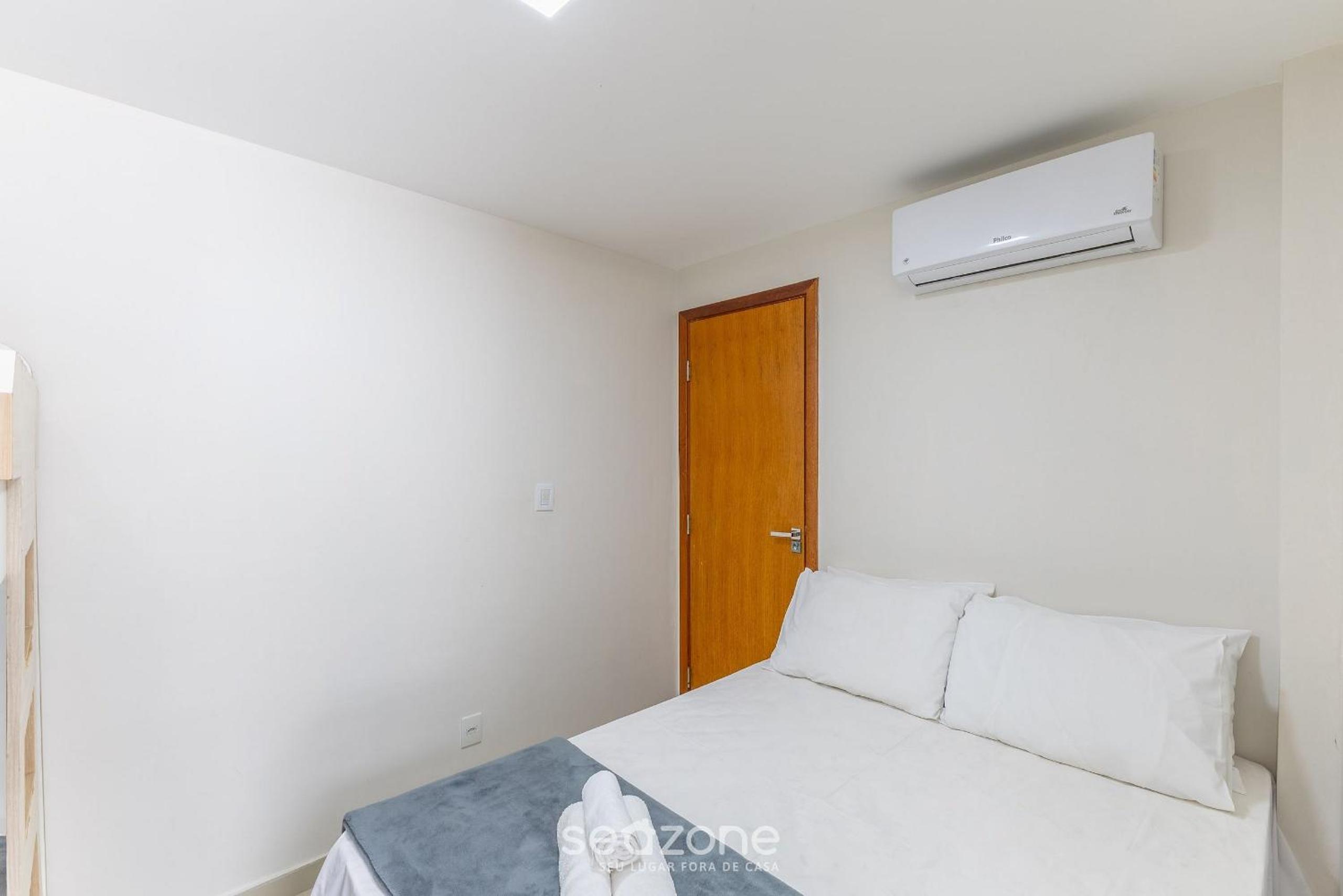 Apt w/ terrace & BBQ 100m from the sea ELLC0000