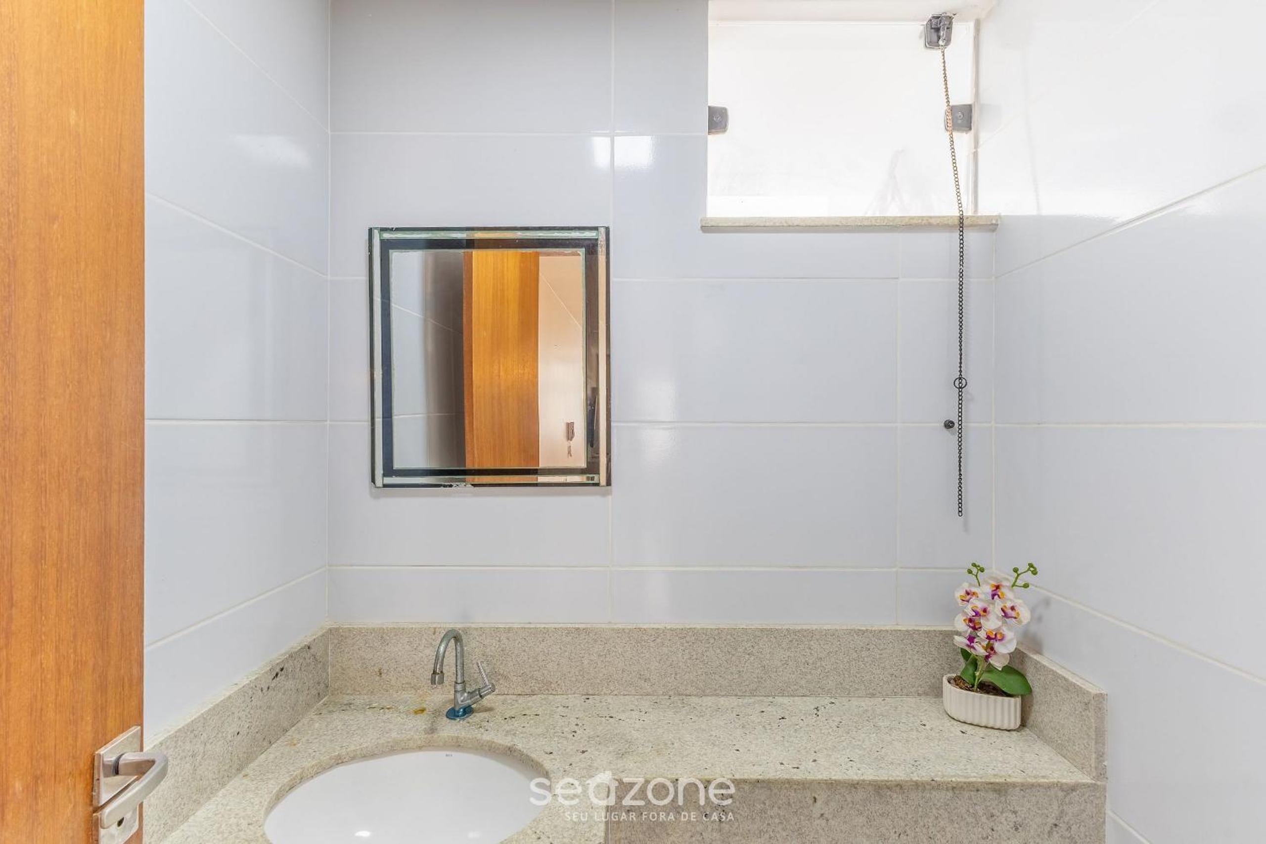 Apt w/ terrace & BBQ 100m from the sea ELLC0000