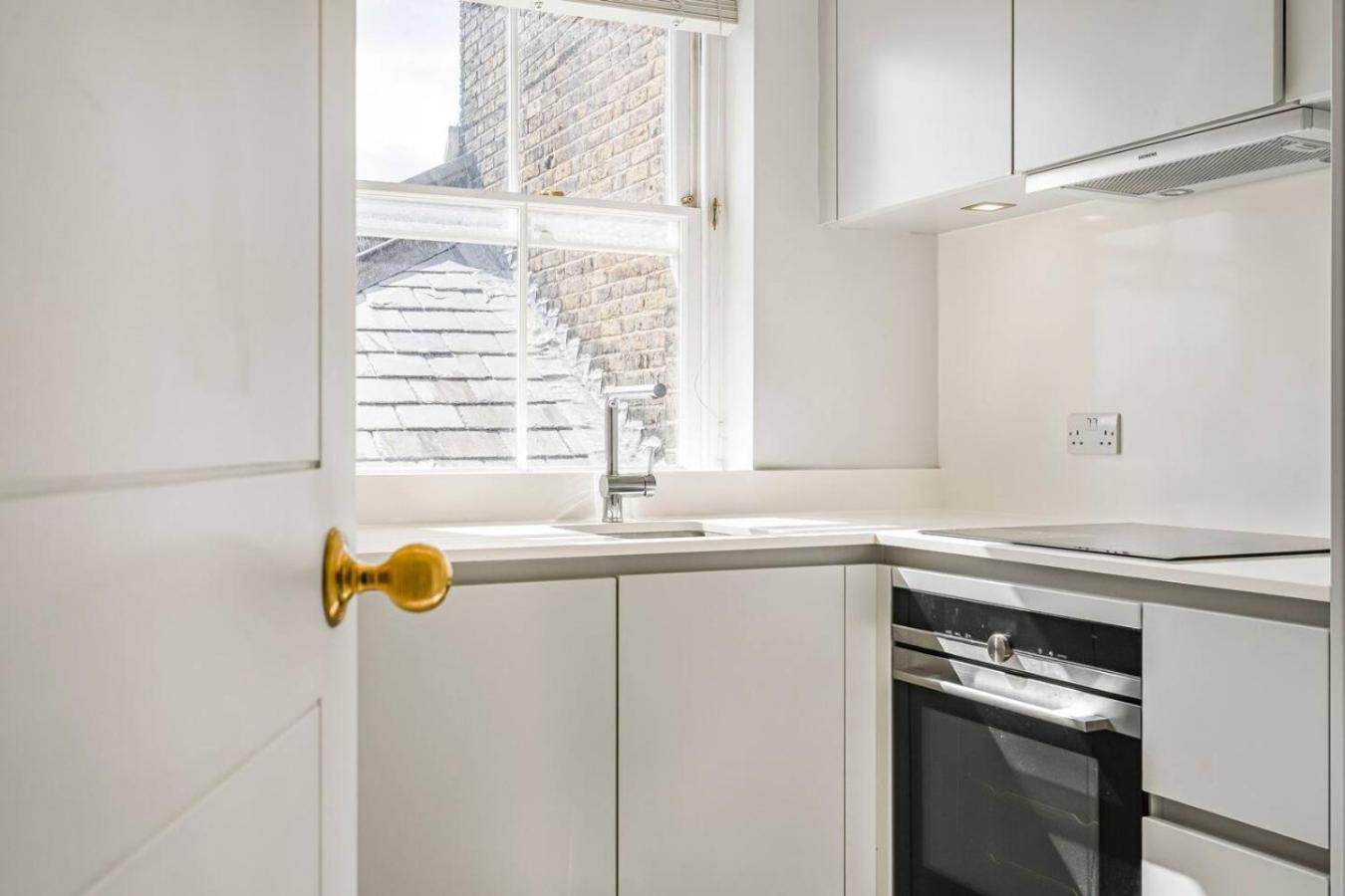 Cadogan Square Penthouse - Best Location