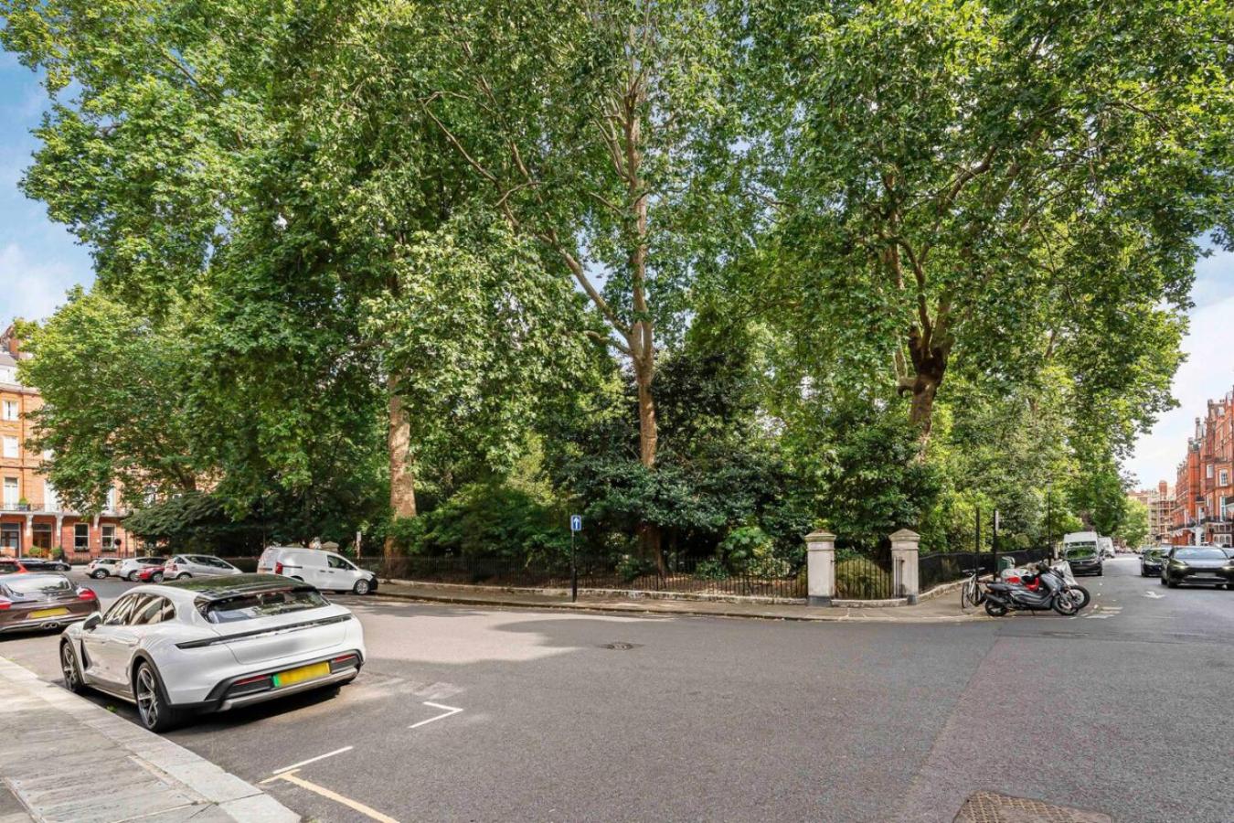 Cadogan Square Penthouse - Best Location