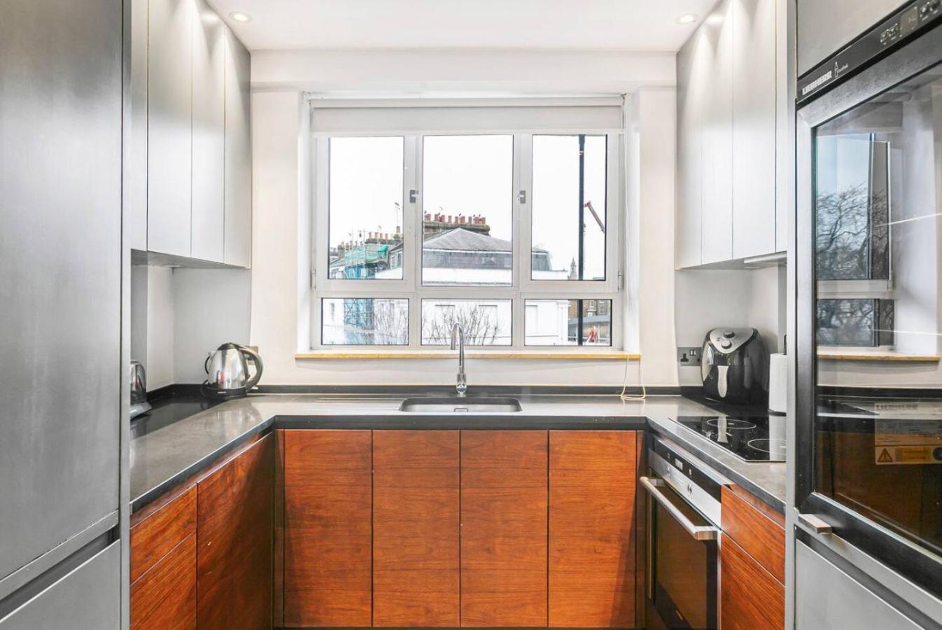 Stylish Chelsea Home - Elevator and Best Location