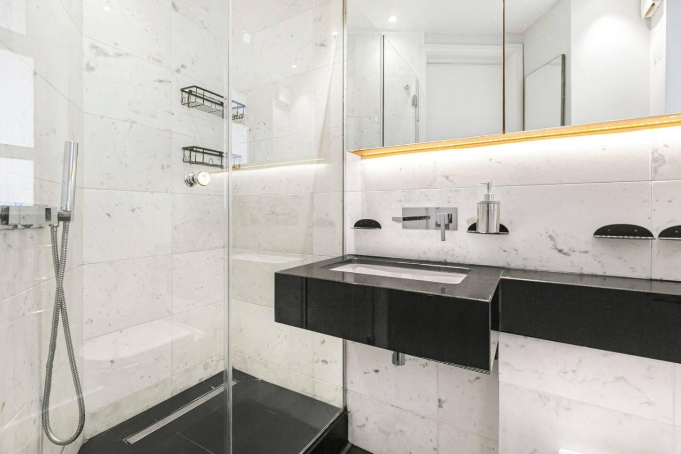 Stylish Chelsea Home - Elevator and Best Location