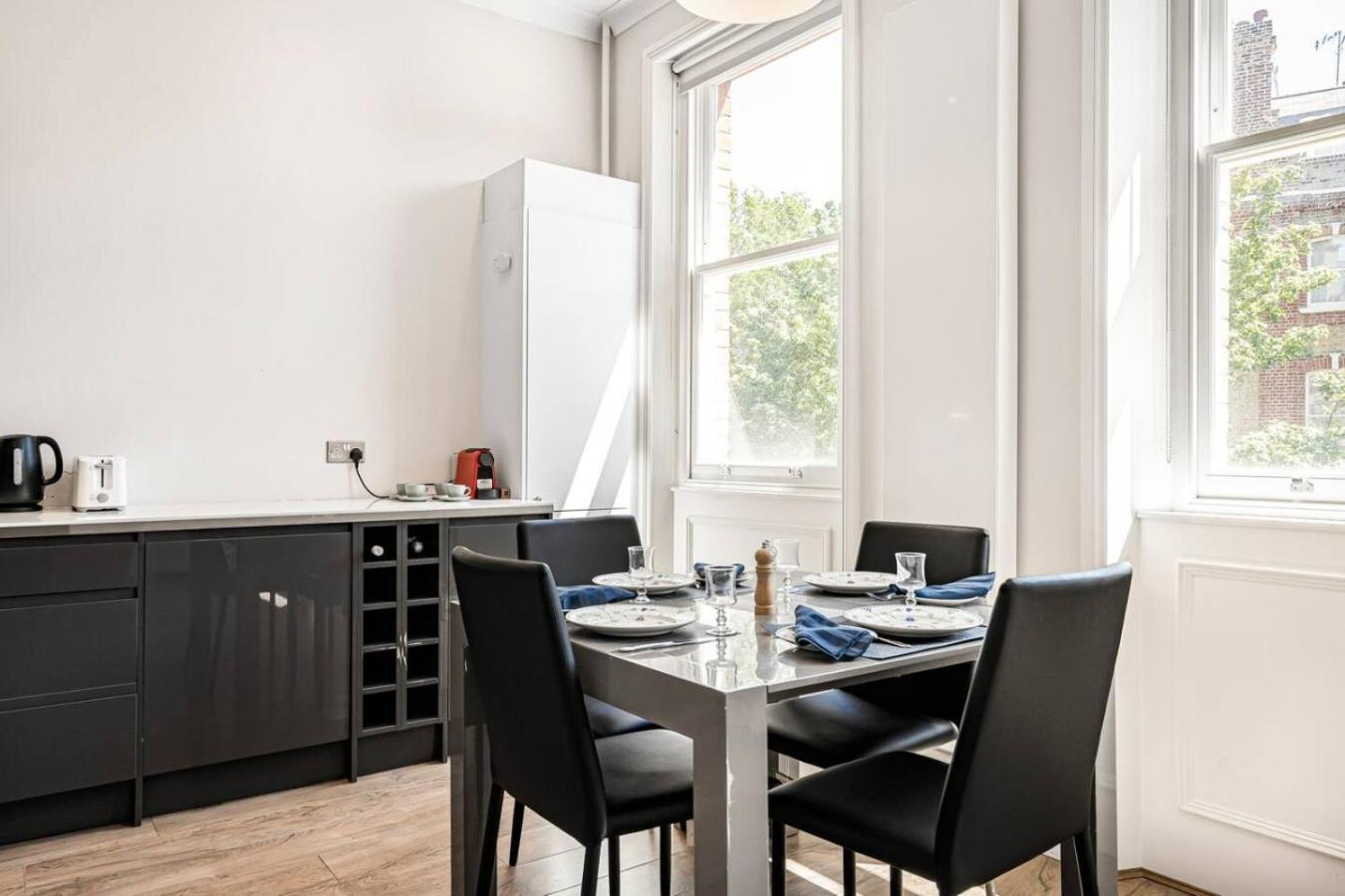Stylish Kensington Home - Amazing Location