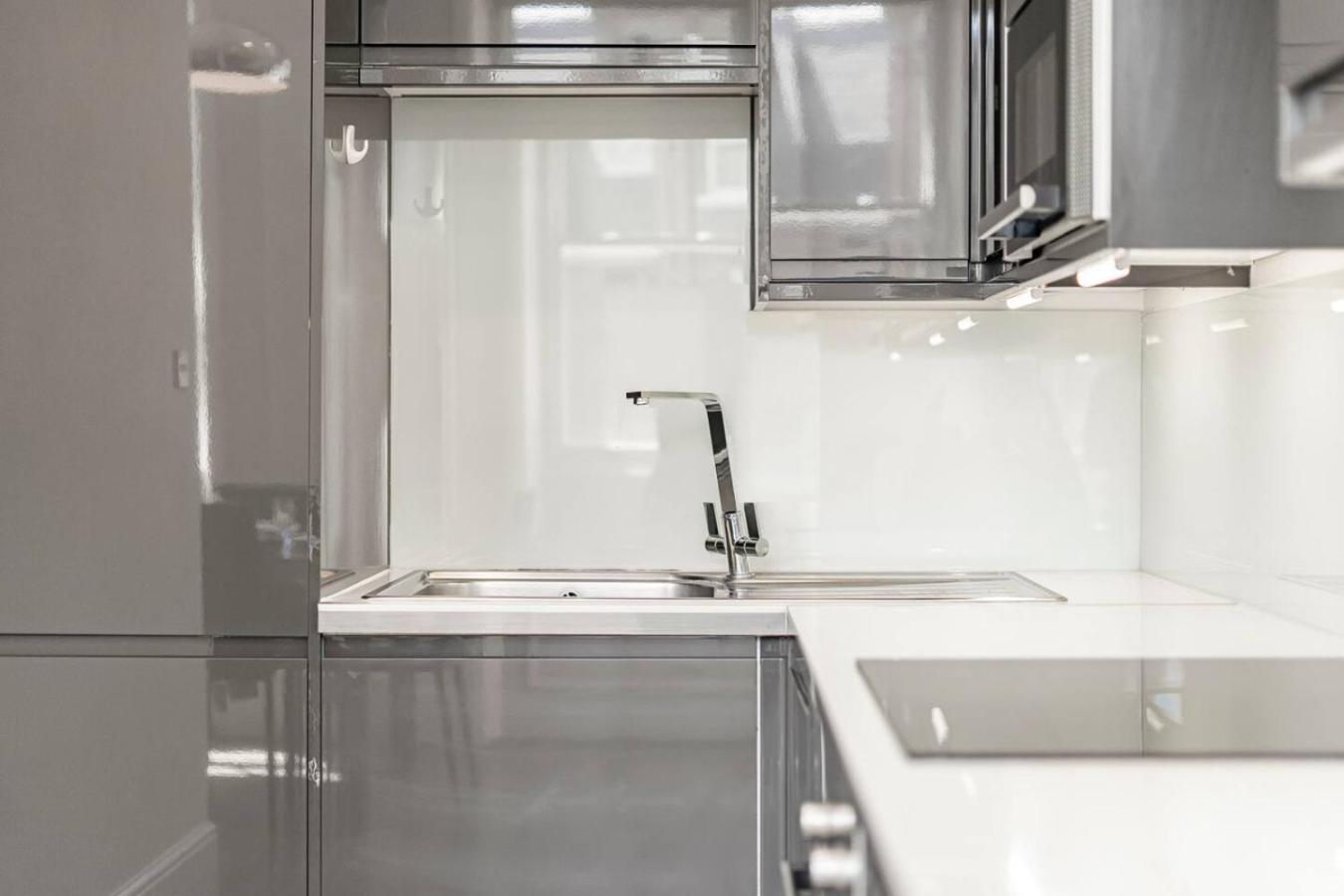 Stylish Kensington Home - Amazing Location